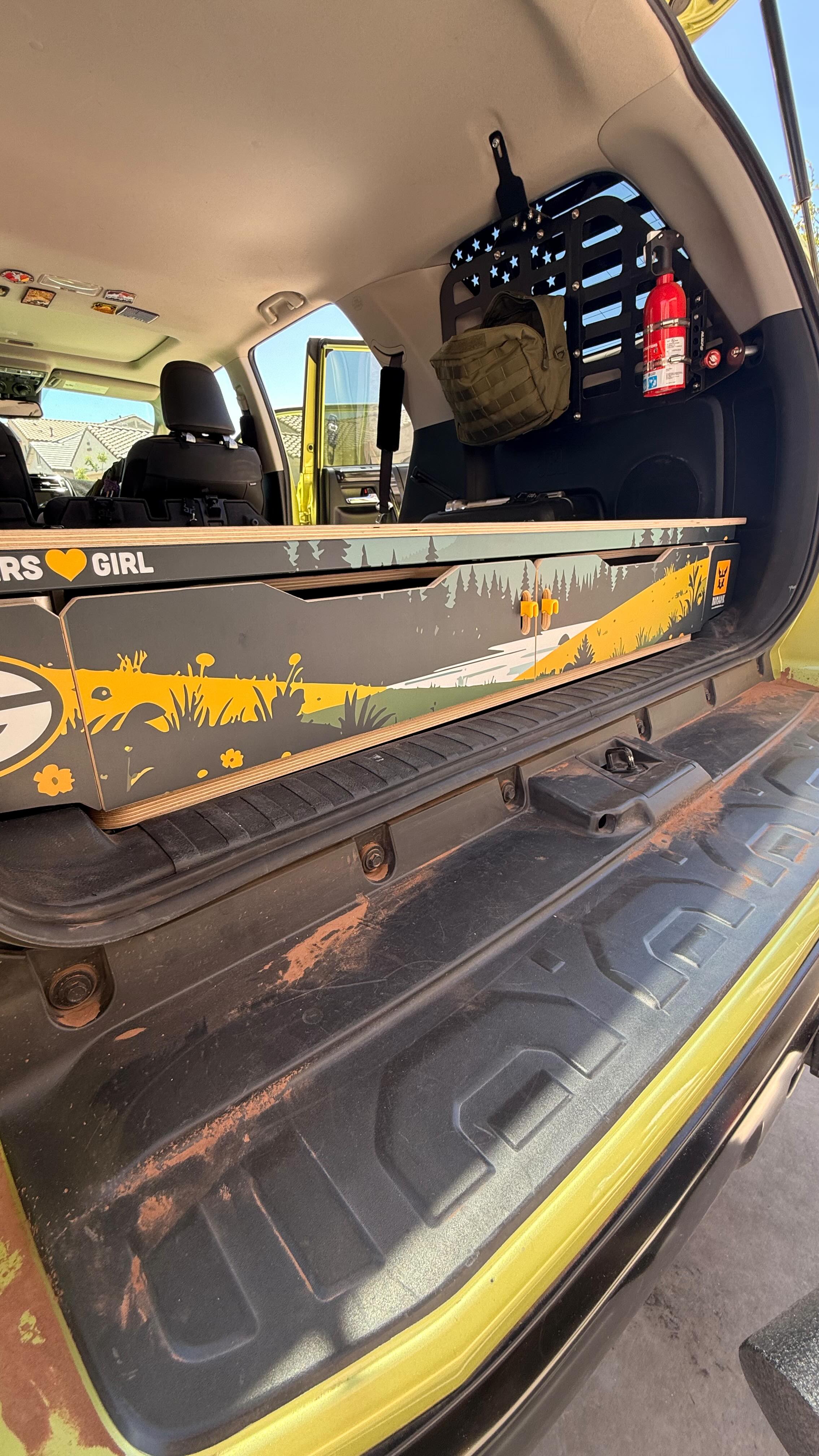 Knocked out this low profile system for @pkrsgrl 5th gen 4Runner. We did a sweet @packers inspired faceplate wrap on this bad boy along with a sleeping platform!
What do you guys think?