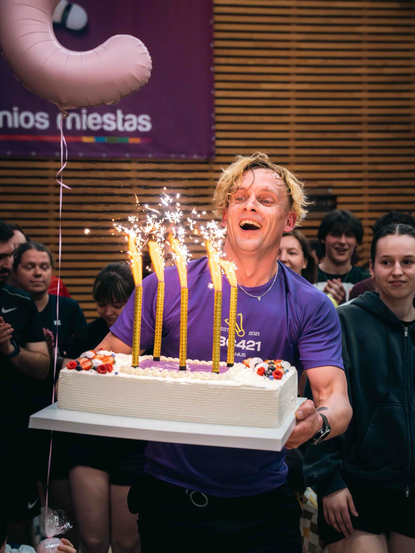 Kelios BC421 gimtadieninio turnyro akimirkos 📸 pagautos @meidalileikyte
#bday #badminton #tournament #badmintonas #gimtadienis