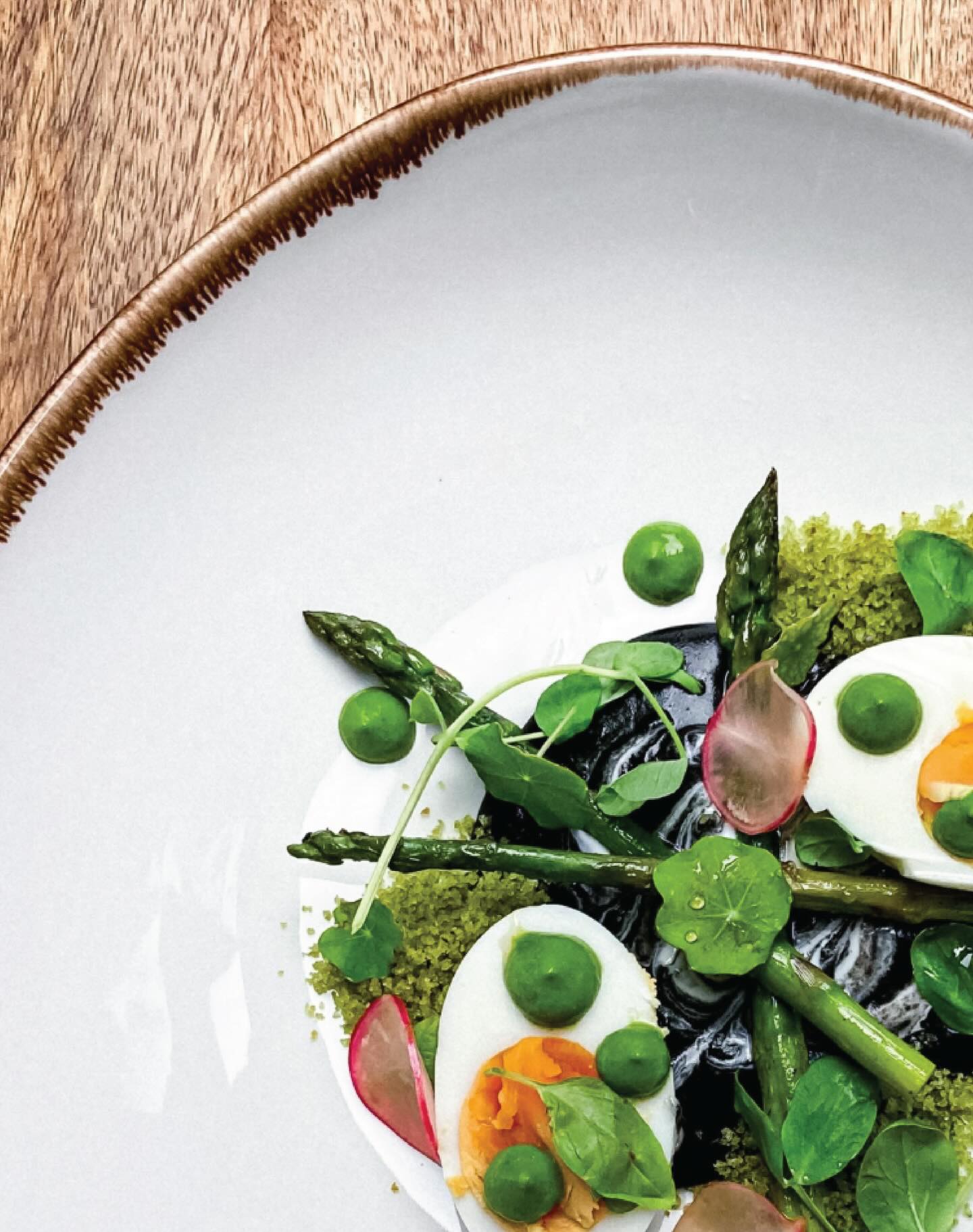 Private dining at Flore House—where every detail feels personal, every bite unforgettable, and every moment worth savouring.
.
Perfect for celebrations, gatherings, or simply indulging in something special.
.
Get in touch to check availability this Summer.
.
#localproducers #privatedining #privatediningexperience #privatedinner