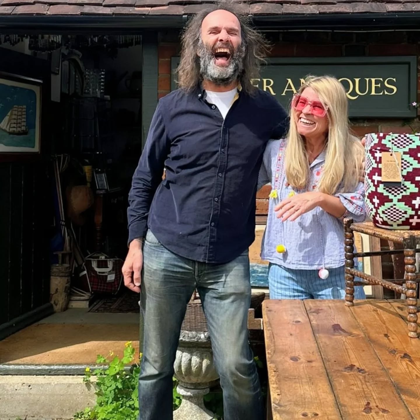 Gary is an absolute legend in weaving! So grateful to have met him and to share such a deep love and passion for textiles together @weaverantiques_ @weavingshepherd