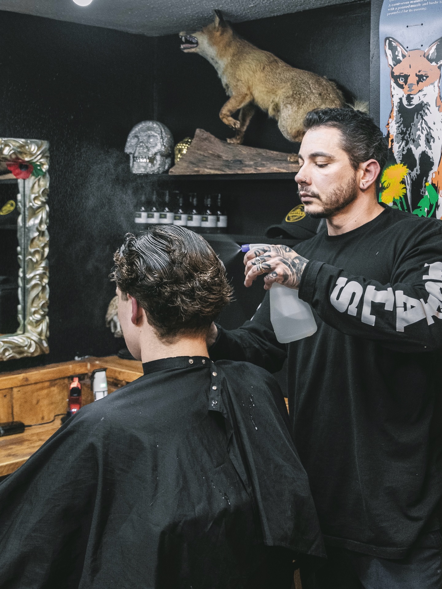 Cutting hair wet isn’t just habit, it’s precision.
When we spray the hair, we’re bringing it back to its natural state. Water controls flyaways, and lets the hair sit evenly so we can see its true length and weight. That means cleaner sections, sharper lines, and a more accurate cut 👌🏼
Wet hair stays consistent, making it easier to shape and balance properly.
We don’t spray for style, we spray for control, accuracy and a better finish.
#royalsbarbershop #barbershoproyals