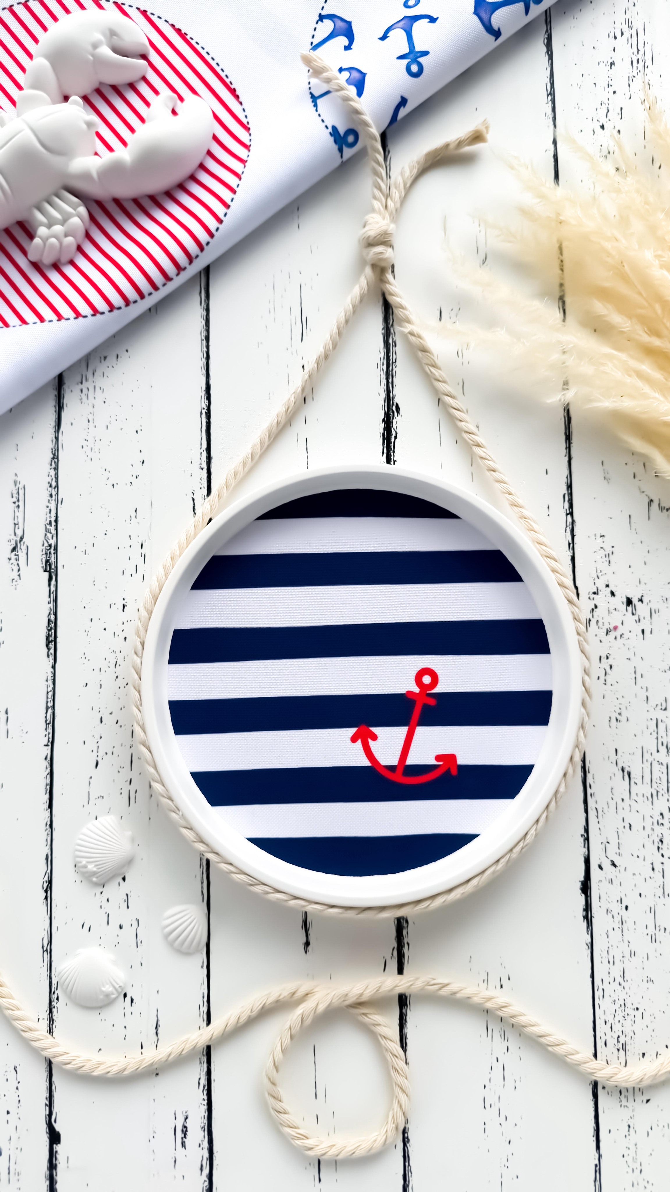Werbung | Maritime Inlays mit Kordel zum Aufhängen ⚓️❤️
Wie gefällt euch die Idee? Ich habe zum Gießen klassisches Gießpulver verwendet. Wenn ihr das ganze noch robuster möchtet (zum Aufhängen für draußen) dann könnt ihr prima GiessMalFix verwenden.
In den kommenden Tagen zeige ich euch noch ein paar weitere Versionen 😊☀️
💌 Kommentiert mit „Anker“ und die Materialliste (Inlays und Kleber) landet in eurem Postfach.
.
#diy #inlays #handmade #raysin #keraflott