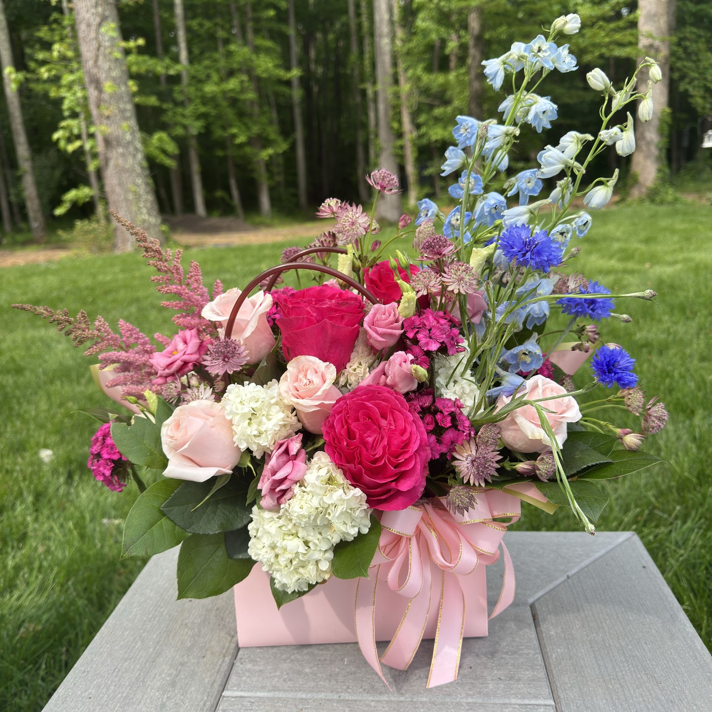A Mother’s Day moment, ready to claim. Imagine her smile when she sees this custom garden-inspired arrangement. Each stem is chosen with care, designed for a truly unforgettable gesture. Pick up today and bring home beauty. Message us to reserve before it’s gone.