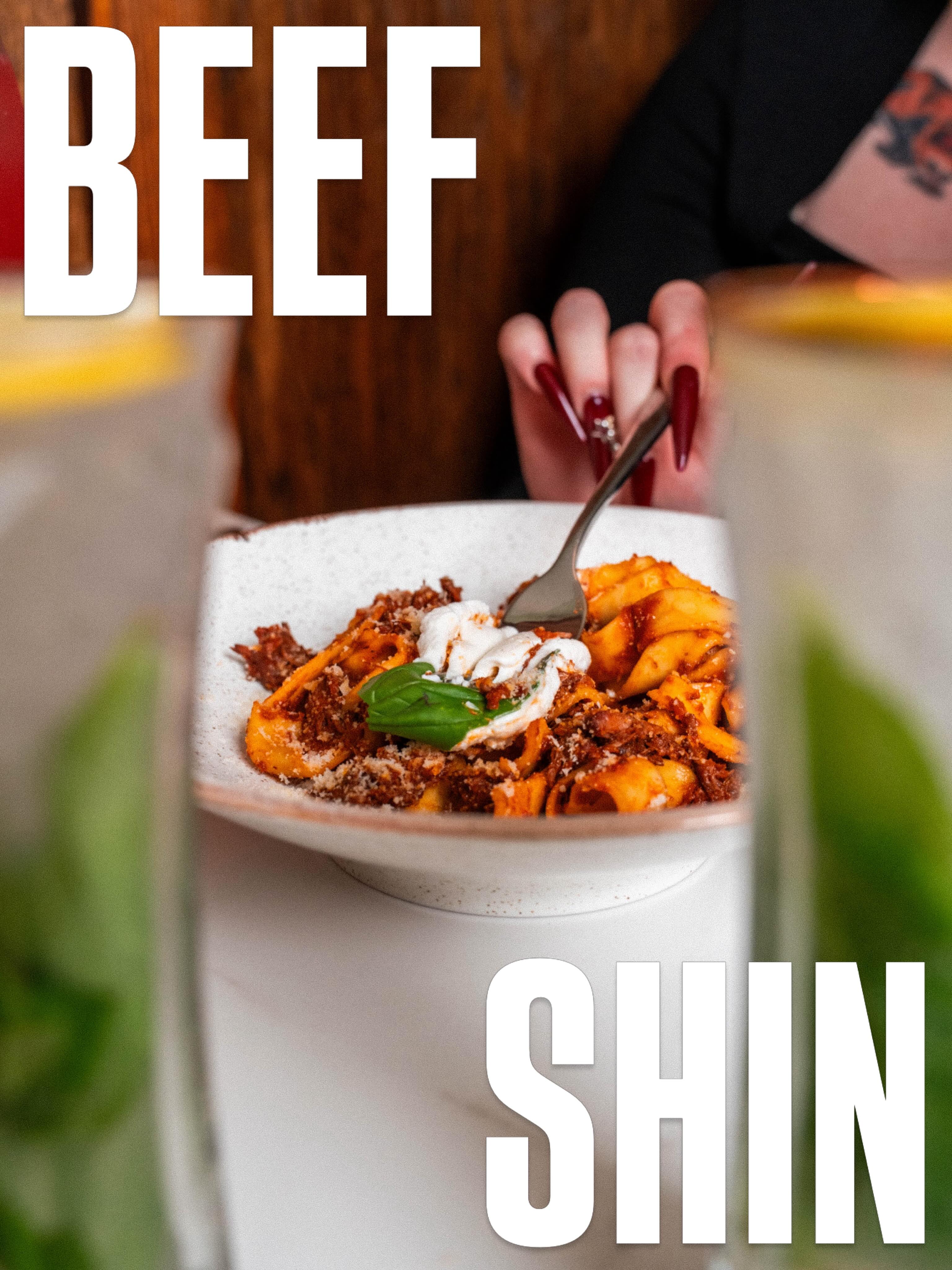 Here we observe the beef shin Ragu preparing for its descent to its natural habitat…
(Your belly x)
#deanos #pasta #manchesterfood #manchester #manchesteritalian