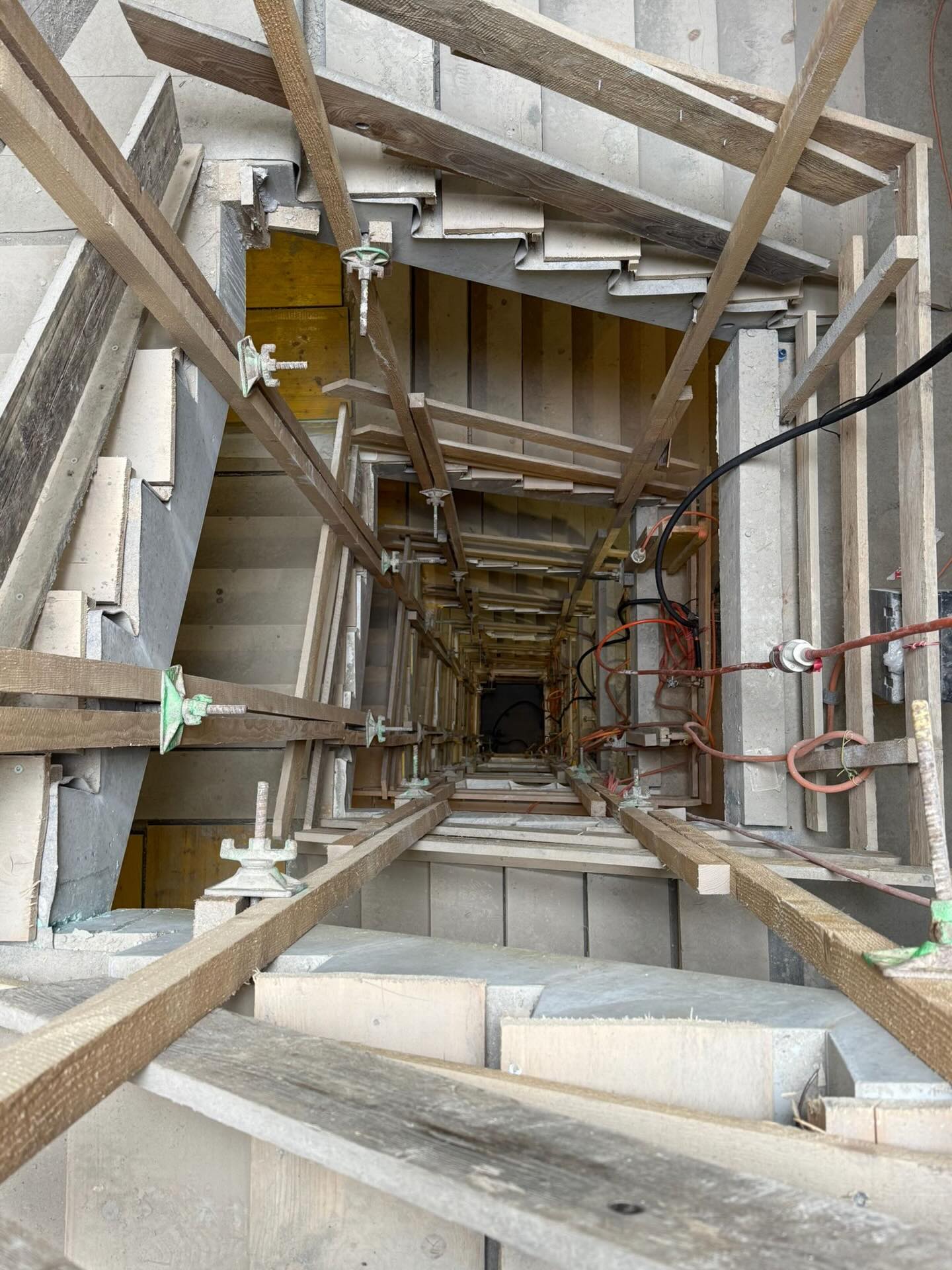 🛠️🏗️ Neubau Luterbach
🚰 Die Arbeiten im Rohbau schreiten weiter voran.
Die Sanitärinstallationen nehmen Form an und Schritt für Schritt geht es weiter auf der Baustelle 🔧💧
#rohbau #geberit #schneitterag #sanitär #fyp