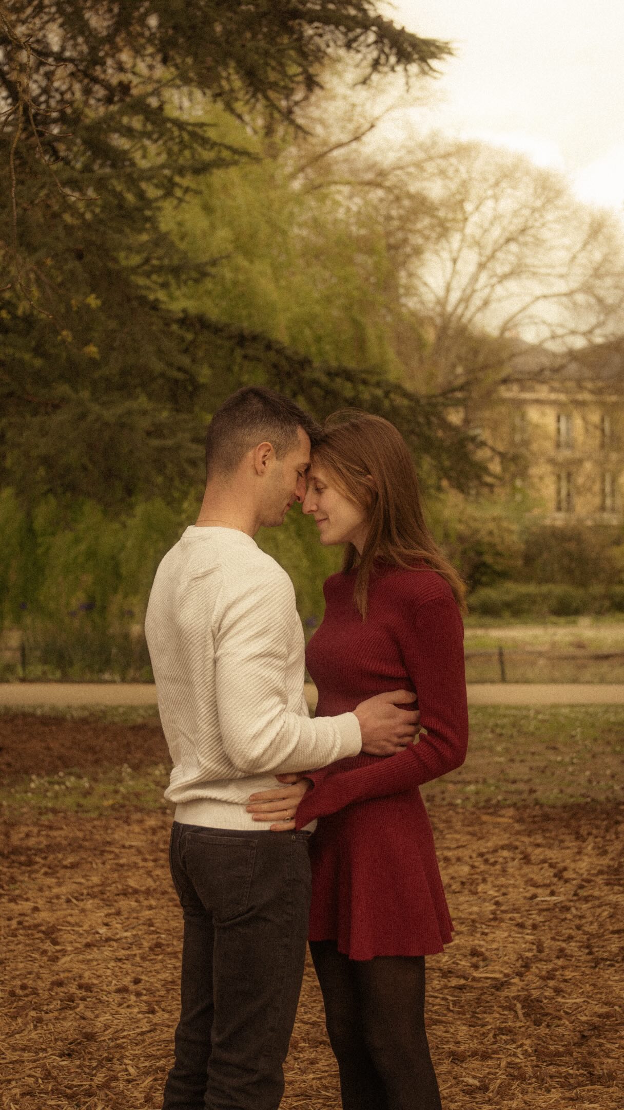 POV : tu as demandé des photos naturelles pour ta séance d’engagement 💍
