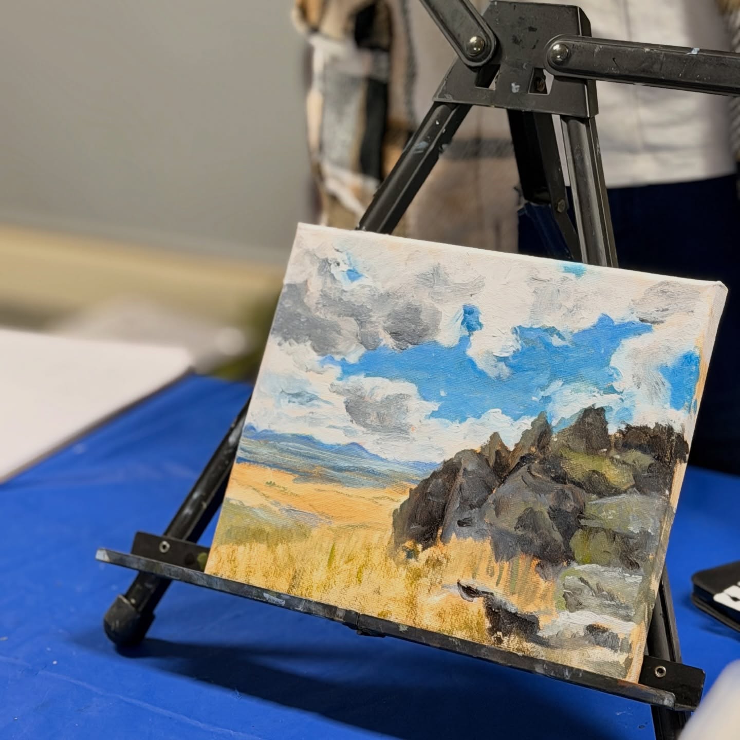 🖌️ WIP on Monday.
.
Artist members have an opportunity to share their works, receive critiques and feedback from fellow artists.
.
Interested in joining? Send us a DM!