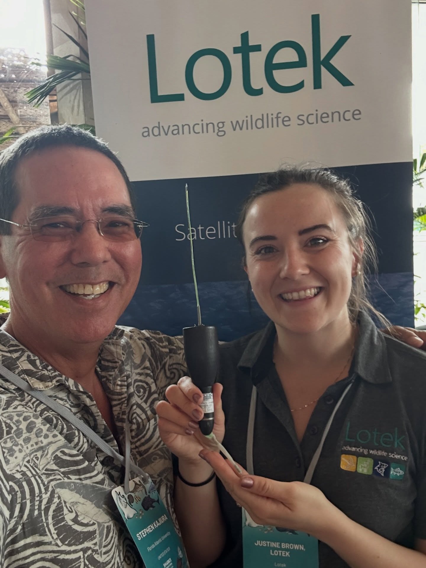 Dropping off the #satellite #transmitter that was recovered on the #beach a few weeks ago to have the data downloaded by @lotektelemetry. Great to see fellow #Canadian Justine at @sharks.international in @srilanka.