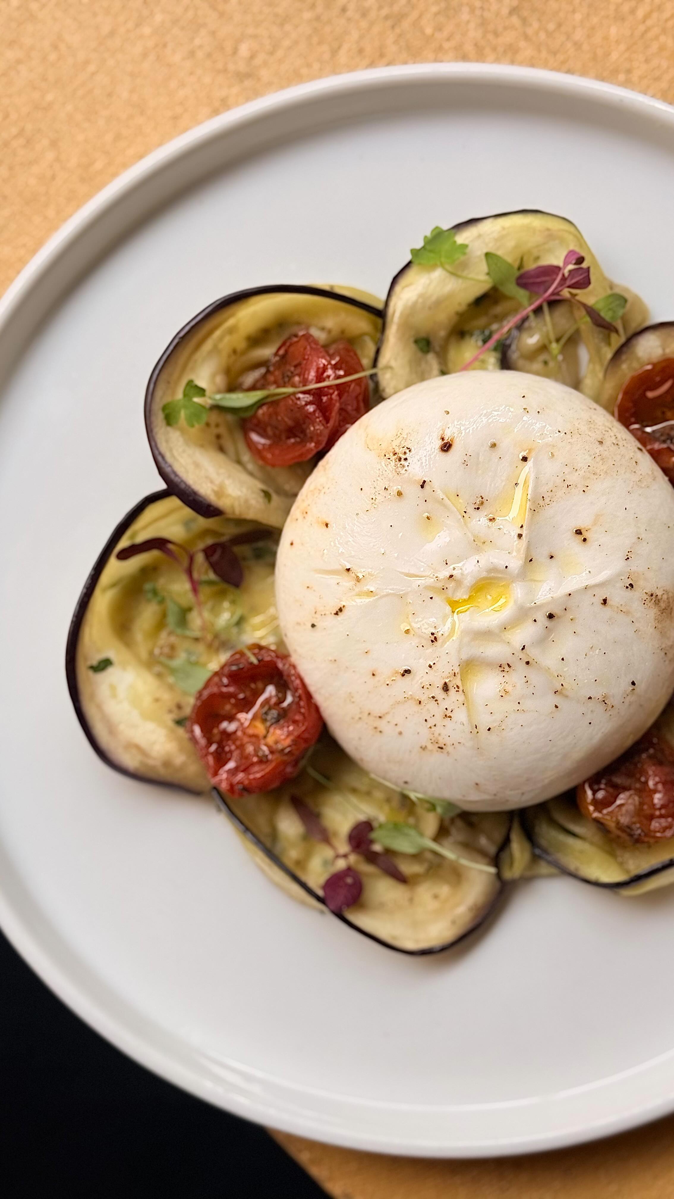Summer is on its way, join us for Italian in the courtyard 🍴🥂☀️
Opening Hours
• Monday & Tuesday: 12:00 – 22:30
• Wednesday – Saturday: 12:00 – 23:30
• Sunday: 12:00 – 21:30
Book via link in bio.
#DallaTerra #CoventGarden #Risotto #ItalianLondon #LondonFood londoneats CoventGardenDining LondonRestaurants