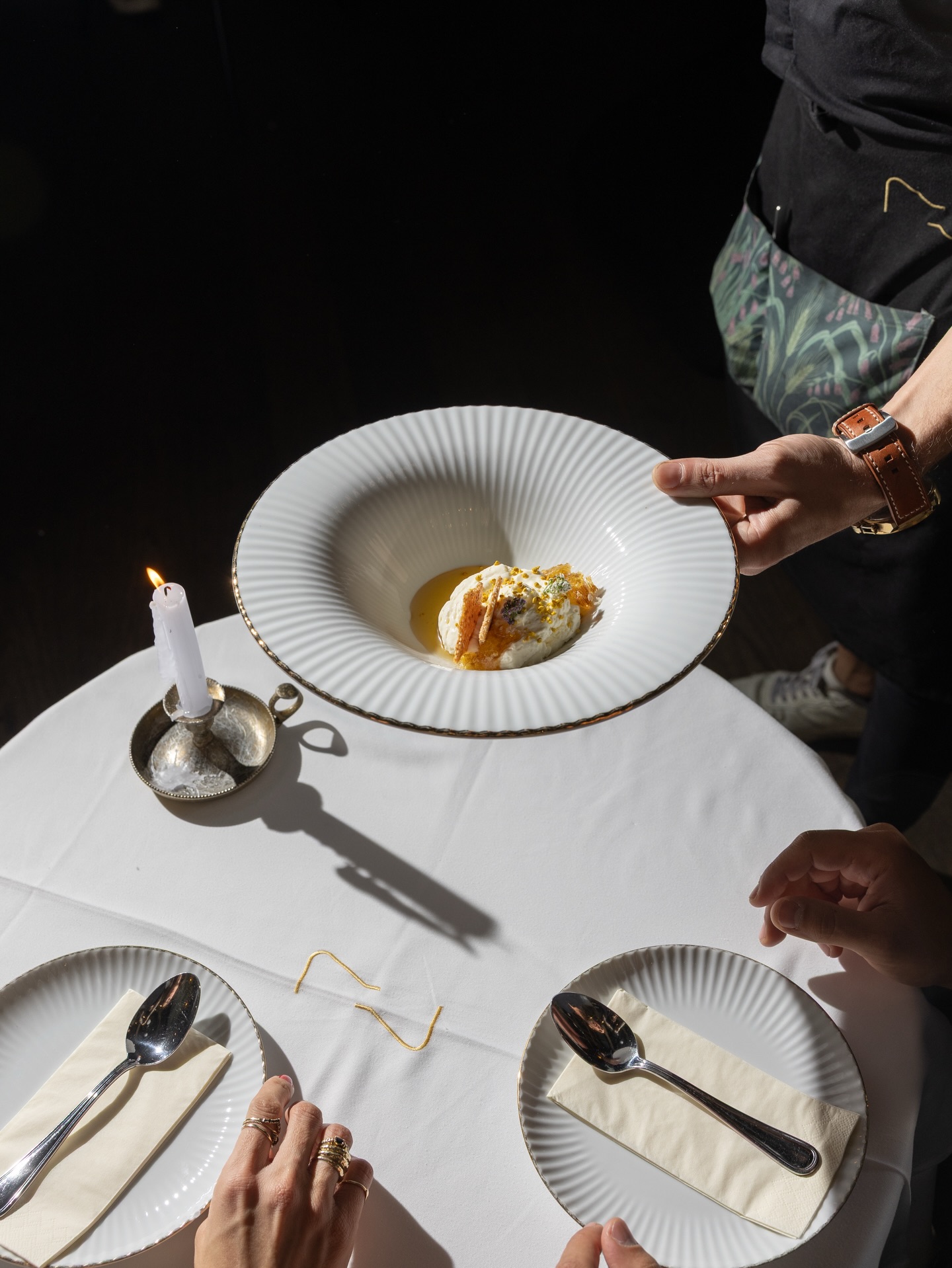 😋Not your usual dessert.
A calmer, lighter kind of indulgence.
Chamomile, but make it dessert.
#restaurant #papillonbistrot