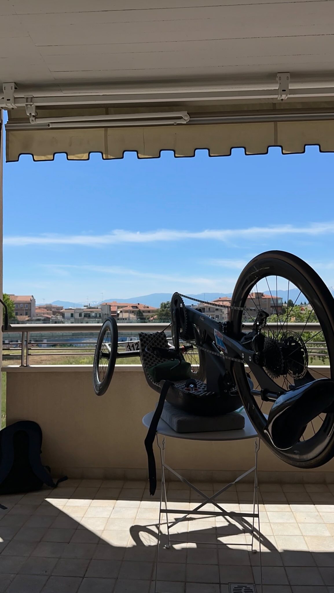 Back to work in Italy 🇮🇹
Unpacking, rebuilding, dialing everything in… piece by piece getting the Carbonbike USA machine ready to go again.
There’s something about this part of the process — quiet, focused, intentional. No crowds, no start line… just putting in the work so everything is exactly where it needs to be when it counts.
Coming off a strong week in Belgium, now it’s time to reset and get ready to do it all over again at the next World Cup.
Grateful to have the guidance of my coach Ralf Lindschulten, making sure every detail is aligned and I show up ready to perform.
Same mission. New race. 🇺🇸🔥