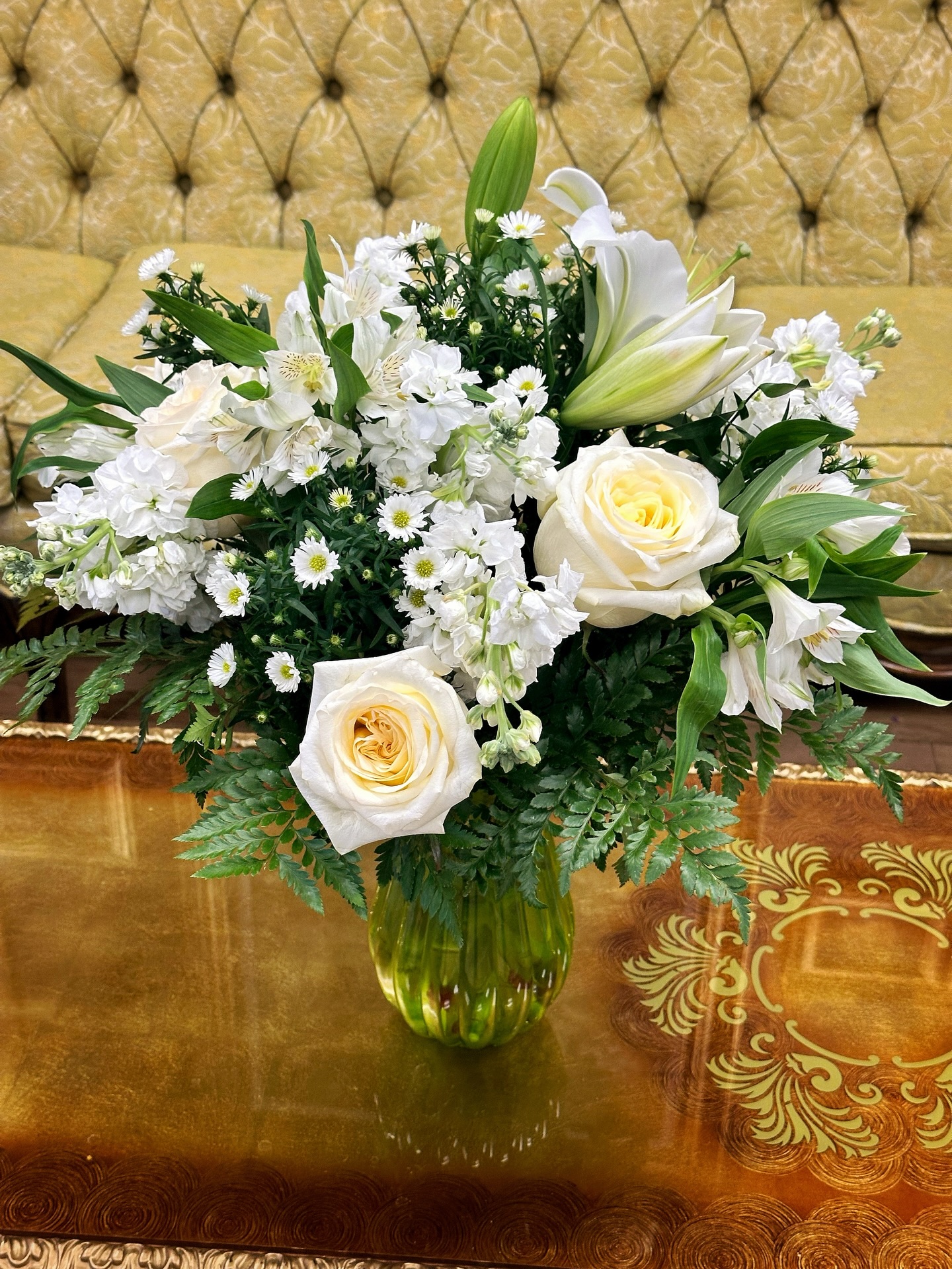 Soft whites, timeless elegance π€β¨
From delicate flower boxes to thoughtfully styled vase arrangements and lush hand-tied bouquets, every piece is designed to say something specialβwhether itβs love, gratitude, or simply βthinking of you.β
Let us bring your moments to life with blooms that feel as beautiful as they look πΏπΈ
#FlowerShop #FreshFlowers #BouquetLove #VaseArrangements #FloralDesign
