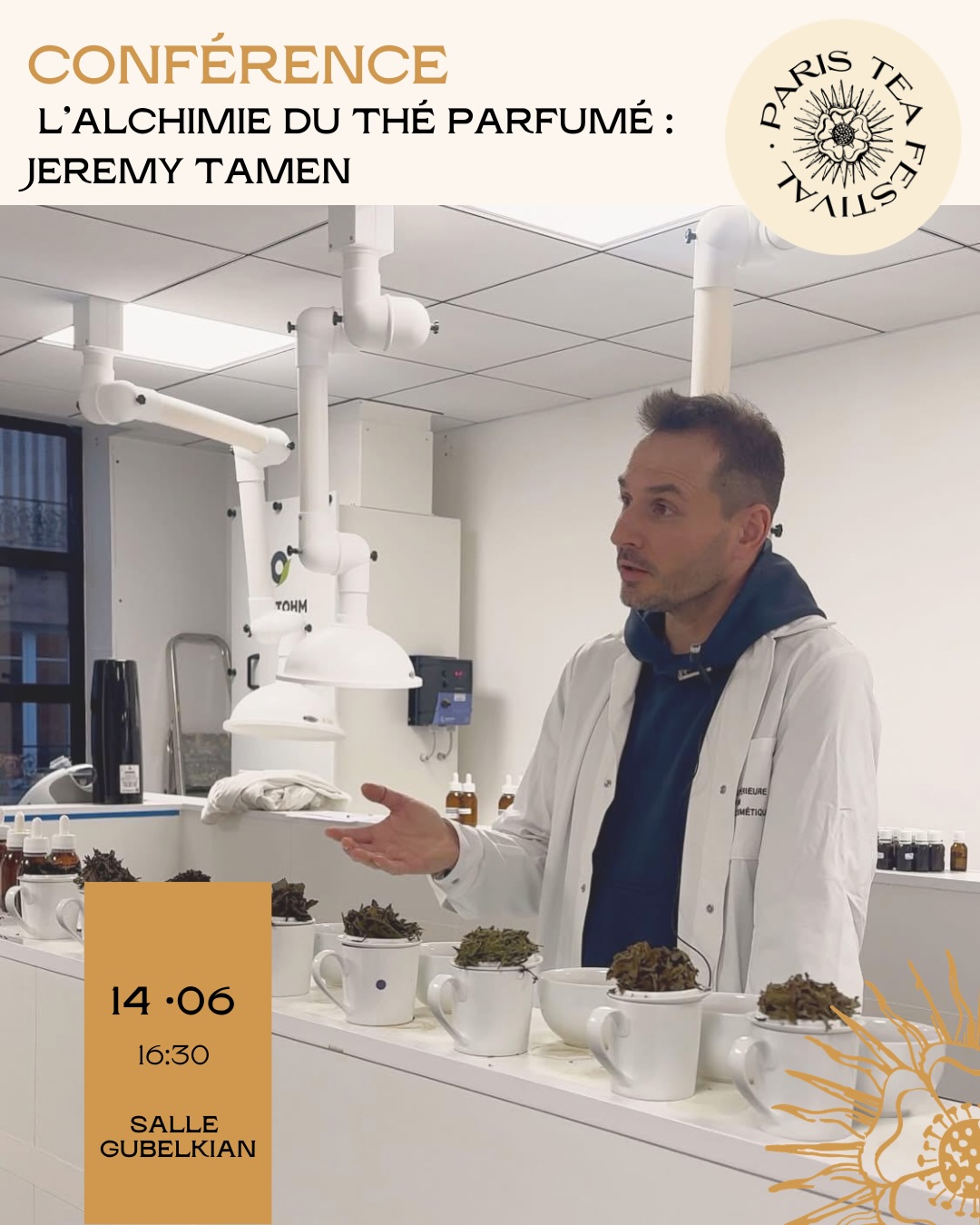 đ«đ·âš CONFĂRENCE â LâAlchimie du thĂ© parfumĂ© avec JĂ©rĂ©my Tamen âšâšđ« Quand la feuille rencontre la matiĂšre aromatique
Le thĂ© parfumĂ© ne relĂšve pas dâun simple ajout dâarĂŽme. Il naĂźt dâun Ă©quilibre prĂ©cis entre une feuille de thĂ©, sa structure, sa profondeur, et une matiĂšre aromatique capable dâentrer en dialogue avec elle.
Cette pratique trouve ses racines en Chine, notamment avec le thĂ© au jasmin, oĂč le parfum se transmet lentement, par contact direct, dans une patiente maĂźtrise du temps.
Aujourdâhui, les approches Ă©voluent. De nouvelles matiĂšres aromatiques ouvrent le champ des possibles et enrichissent la palette de lâaromaticien.
đAvec JĂ©rĂ©my Tamen, cette confĂ©rence invite Ă entrer dans les coulisses dâun mĂ©tier discret et crĂ©atif : comprendre la base du thĂ©, construire un accord cohĂ©rent, ajuster lâintensitĂ© aromatique, appliquer les principes du parfum au thĂ©, tout en tenant compte des exigences rĂ©glementaires.
Entre tradition et interprĂ©tation, le thĂ© devient un vĂ©ritable support dâexpression sensorielle.
đŹđ§âš TALK â The Alchemy of Scented Tea with JĂ©rĂ©my Tamen âšâšđ« When the leaf meets aromatic matter
Scented tea is not simply about adding flavour. It is born from a precise balance between a tea leaf, its structure and depth, and an aromatic material able to enter into dialogue with it.
Rooted in China, especially through jasmine tea, this art has long relied on direct contact, patience and the mastery of time.
Today, new aromatic materials are expanding the possibilities and enriching the aromaticianâs palette.
đWith JĂ©rĂ©my Tamen, this talk opens the door to a discreet and creative craft: understanding the tea base, building a coherent accord, mastering aromatic intensity, applying the principles of perfumery to tea, while navigating regulatory requirements.
Between tradition and interpretation, tea becomes a true medium for sensory expression.
Conférence en français.
đïž Dimanche 14 juin, 16h30âšđ Salle GubelkianâšMaison Internationaleâšđïž EntrĂ©e libre sur prĂ©sentation du billet du festival, dans la limite des places disponibles
#paristeafestival #ptfouiouiouiđ„ #jeremytamen