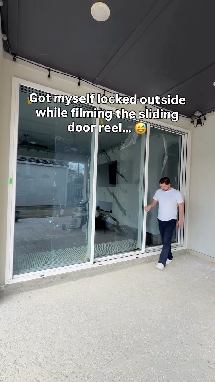 Filming a luxury sliding door reel… then I locked myself outside. 😅🚪
Smooth operation. Strong locking system.
Tested personally.