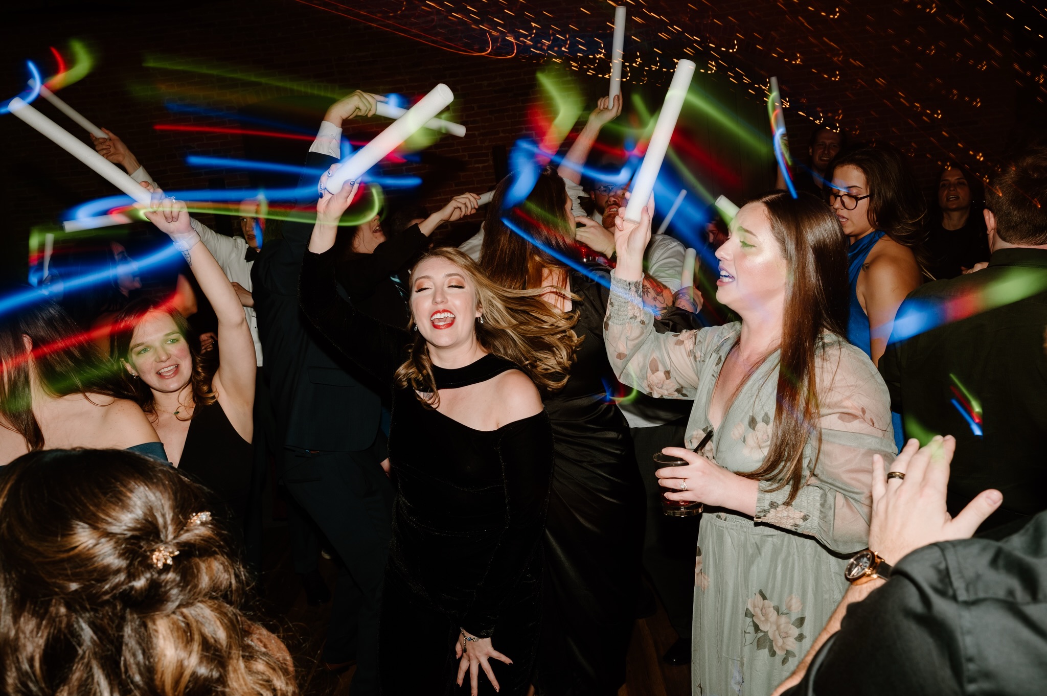 Packed dance floor. Zero regrets. This is what your night should feel like! #3WESTweddings | 📸 @anna.claire.photos | venue: @corkfactoryhotelweddings