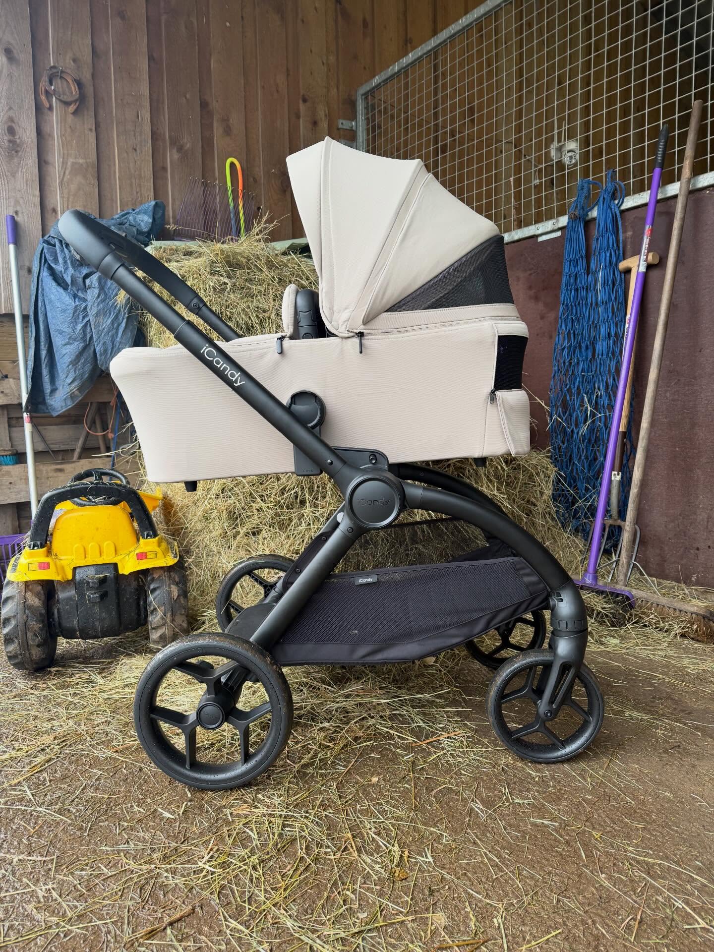 Barn days with a little extra style 🤎🐴
Looking good no matter where the day takes us ✨
Grab a Free Goodie Bag with all Core 2 purchases in our Baby Event 🛍️ and visit us in store to check out our newest
@icandyworlduk
#icandy #core2 #babyevent #babybarn