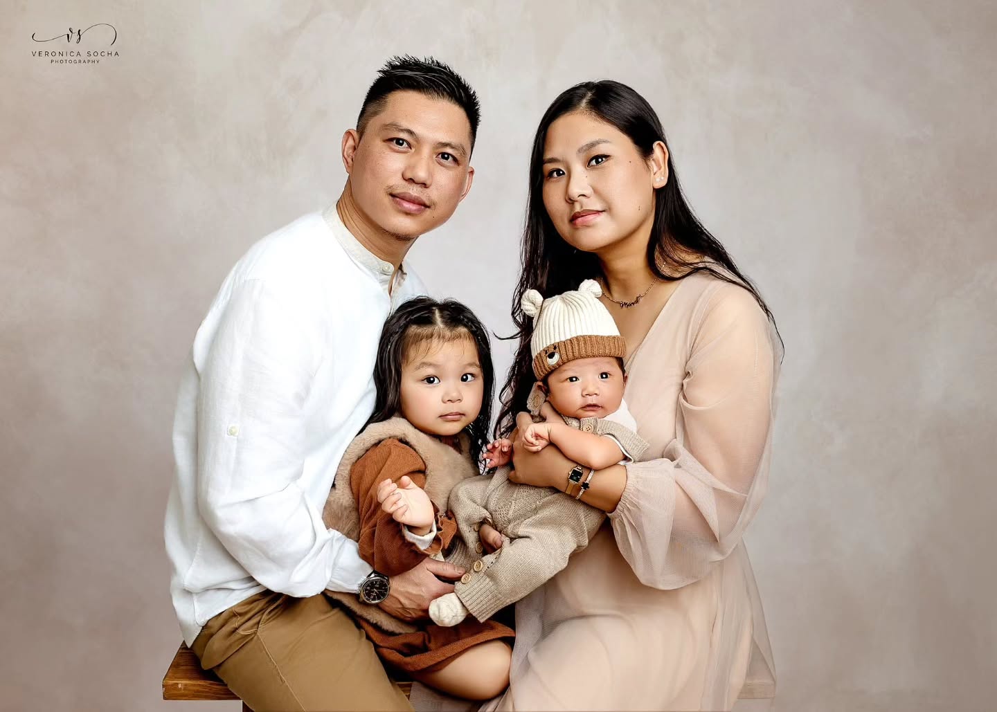 Where love grows, family begins 🤍
Nuwa surrounded by the most beautiful connection — gentle, strong, and full of meaning ✨
The kind of bond you don’t need to pose… it’s simply there, in every glance, every little moment together.
This is what I love capturing most — real connection, real emotion, real family.
Memories like these only become more precious with time 🤍
If you’re expecting and would love to document your family’s story in a natural and timeless way, I’d love to welcome you to my studio ✨
📸 www.veronicasphotography.com/contact
#SwindonPhotographer #SwindonNewbornPhotographer #WiltshirePhotographer #FamilyConnection #FamilyLove NewbornSession TimelessMemories SwindonMums