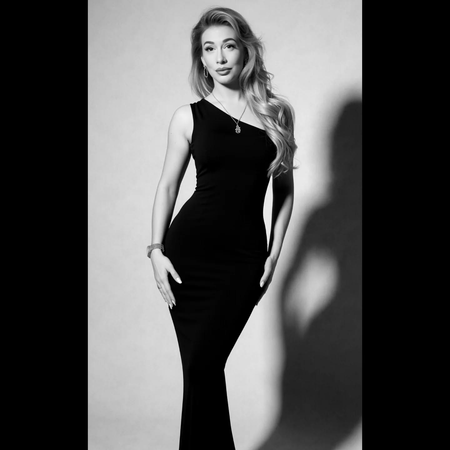 Shine without apology. ✨ .
.
.
.
.
.
.
.
.
#elegantstyle #editorialphotography #elegance #luxurystyle #glam