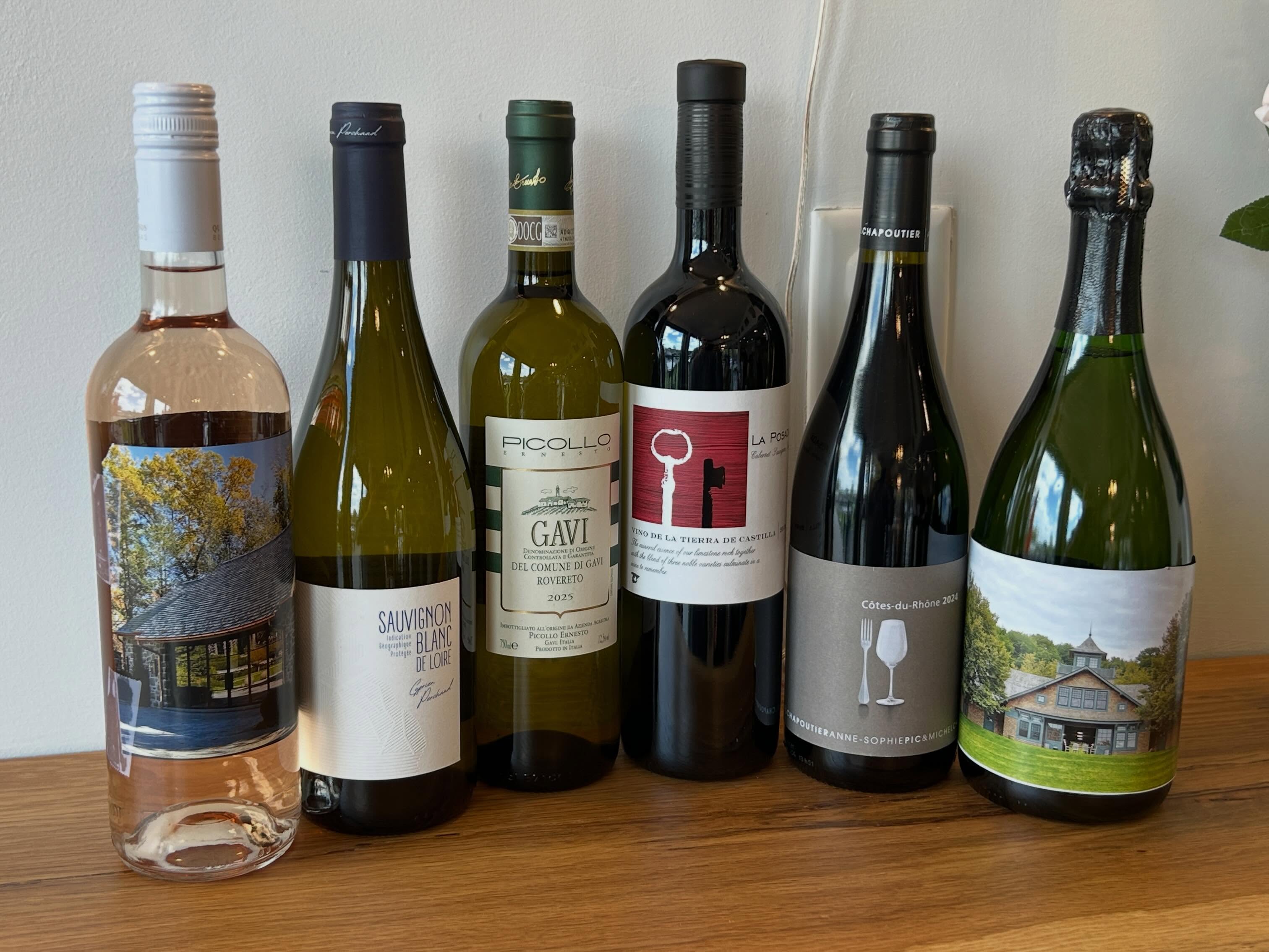 Here is the lineup for Real Housewines of Cross River… note the rosé and bubbly are literal housewines(!)…. Covering up the labels to calibrate our palates. Plus, tasting a couple wines blind is always fun. Tix on sale now at wineforall dot com!