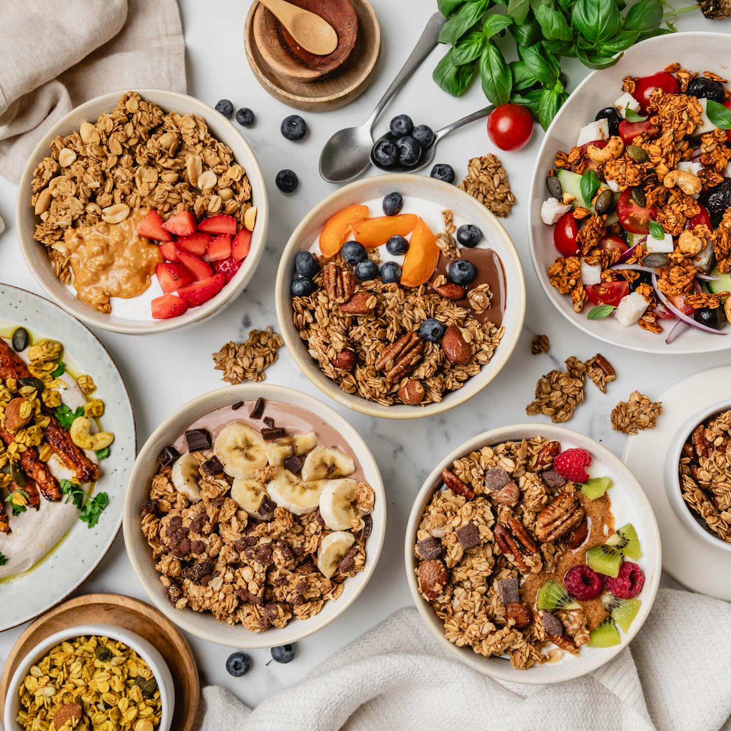 ✨ Et si on créait le granola de vos rêves… ? ✨
Chez nous, chaque recette est imaginée avec passion, à partir d’ingrédients bio et d’un savoir-faire artisanal 💛
Et pour le mois de mai… on a préparé une toute nouvelle création que l’on vous dévoile très bientôt 🔥
Une recette exclusive, ultra-gourmande et on se demande :
👉 Et si c’était justement le granola de vos rêves ? 😍
Mais on veut quand même votre avis 👇
🥣 Dites-nous :
👉 À quoi ressemble VOTRE granola parfait ?
🌰 Ultra gourmand avec du chocola ?
🍓 Fruité et léger avec des fruits séchés ?
🌿 Croquant et healthy avec graines & superfoods ?
🍯 Ou totalement inédit ?
Votre imagination nous inspire chaque jour ✨
Et peut-être que votre idée sera la prochaine à voir le jour 💫
💬 Dites-nous tout en commentaire — on a hâte de vous lire !
#granola #artisanal #foodlover #petitdejeuner #healthyfood