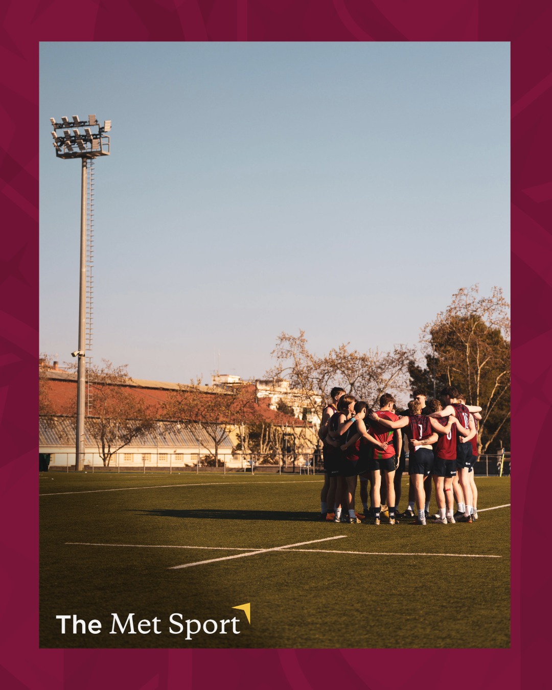 Cardiff Met Aussie Rules celebrate landmark season for men’s and women’s teams.
Cardiff Met Aussie Rules enjoyed one of the most successful seasons in the club’s history, with both the men’s and women’s teams reaching new heights on and off the pitch.
Read more > The Met Sport (Link in Bio)
______________________
Rheolau Awstralia Met Caerdydd yn dathlu tymor nodedig i dimau dynion a menywod.
Mwynhaodd Cardiff Met Aussie Rules un o'r tymhorau mwyaf llwyddiannus yn hanes y clwb, gyda thimau'r dynion a'r menywod yn cyrraedd uchelfannau newydd ar ac oddi ar y cae.
Darllenwch fwy > > The Met Sport (Dolen yn y Bio)
#TheMetSport #CardiffMet
#AussieRules #AussieRulesSuccess