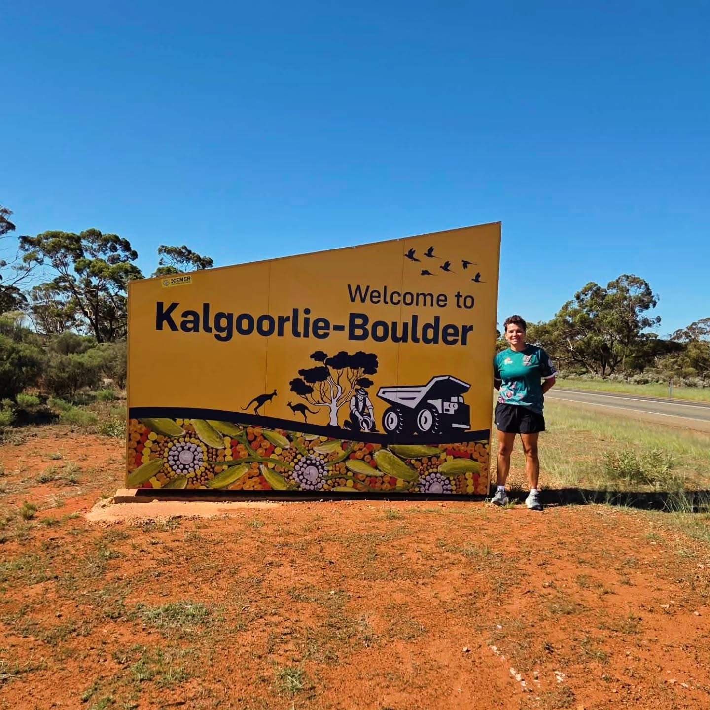 Yilkari trip to the Goldfields β¨οΈ
Last week Mel travelled to Kalgoorlie with Lydia Williams for the launch of Yilkari πβ½οΈ
Connecting with local schools, community, and the next generation of Aboriginal girls through football, leadership, and representation across WA.
And this is just the beginningβ¦ stay tuned for the deadly artwork story behind Yilkari π¨