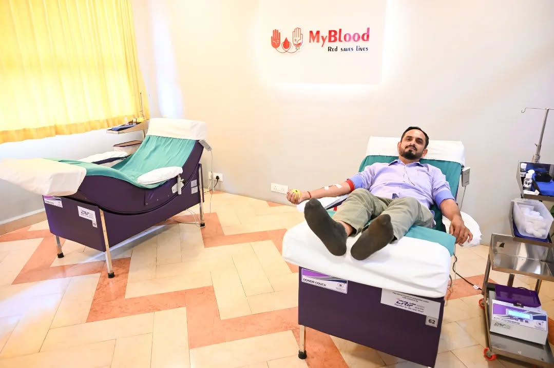 A heartfelt salute to Narasinhakumar Samaje for supporting the noble cause of blood donation at MyBlood Charitable Blood Bank. His willingness to donate blood reflects a deep commitment to helping those in urgent need of medical care. Through this meaningful act, he has become a source of hope and encouragement for patients and their families, while also motivating others to step forward for this humanitarian cause.
.
.
.
#maheshfoundation #bloodbank #donateblood #savelives #belagavi