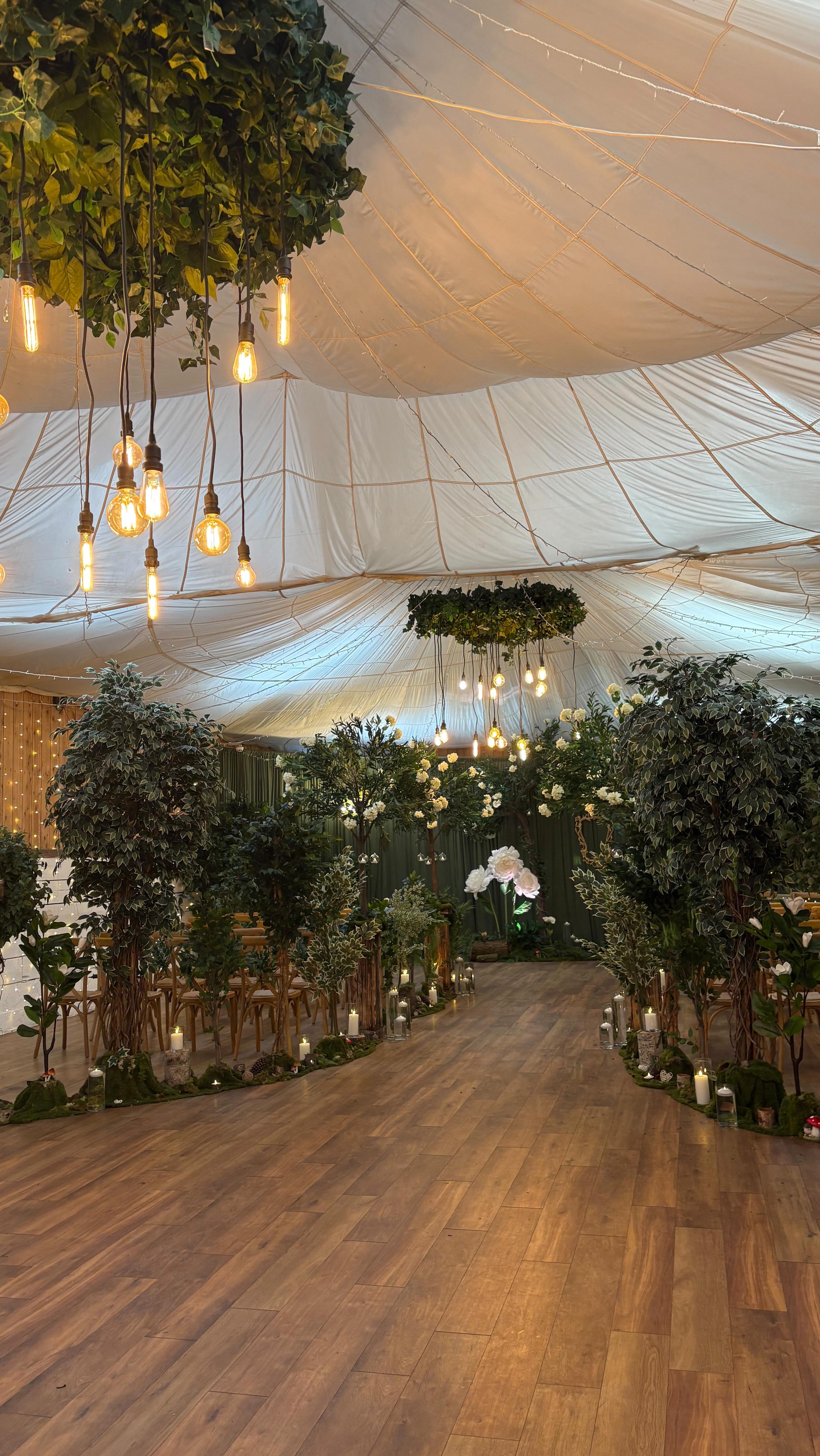 Did you spot the beautiful @wellbeingfarm on your TV this weekend? 💍
The beautiful barn recently became the backdrop for Gary and Jannet’s unforgettable wedding day on Channel 5’s Rich Wedding Poor Wedding
We are in awe at how beautiful the venue looked - shout out to @pureeleganceweddingsevents and all the other wonderful suppliers who made this day so special.
To discover more about The Wellbeing Farm head over to our website.