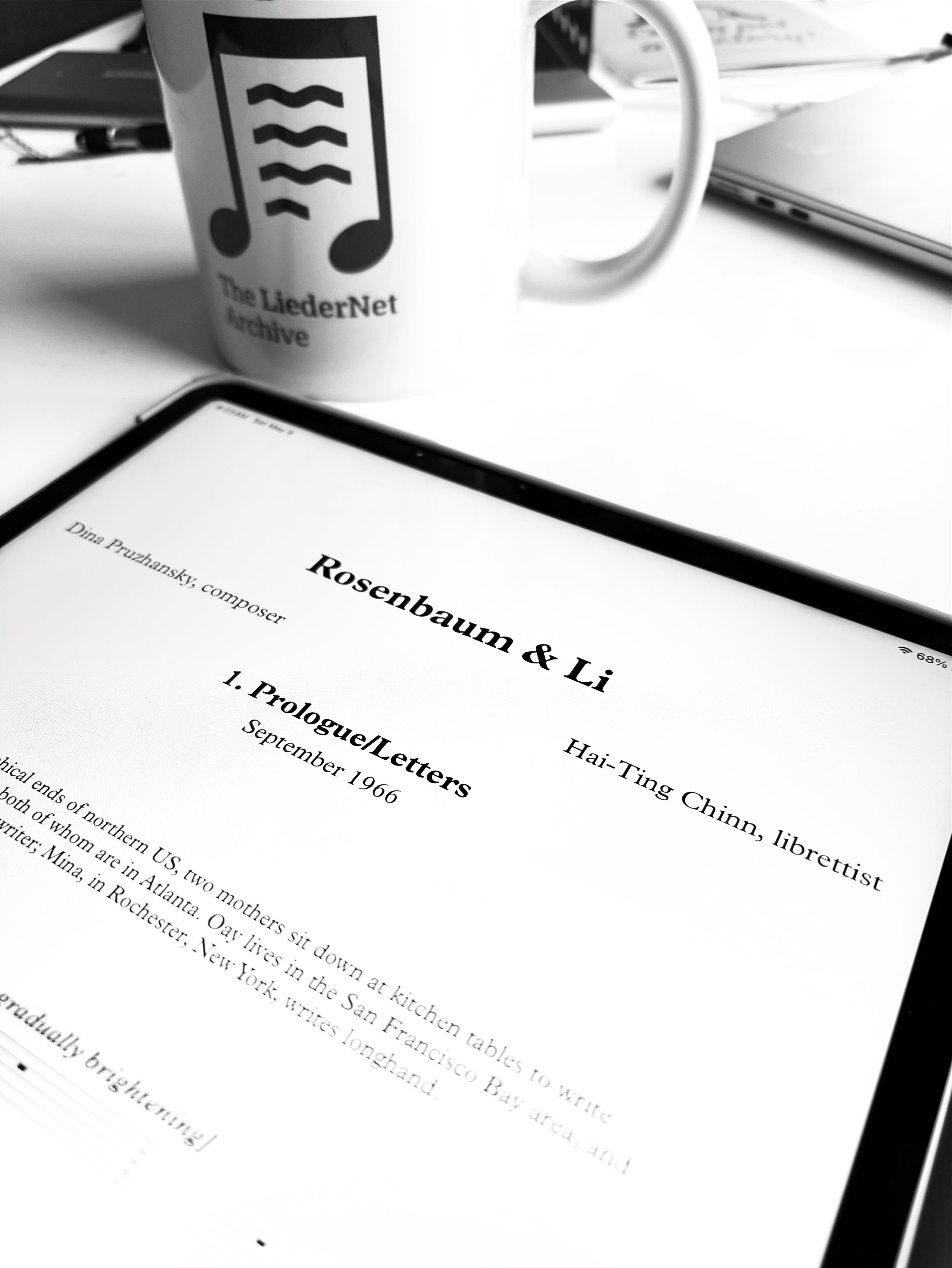 Good morning and Shabbat shalom! Time for some meditative highlighting of a brand new score!
#RosenbaumAndLi #AtlantaOpera #Workshop #NewMusic