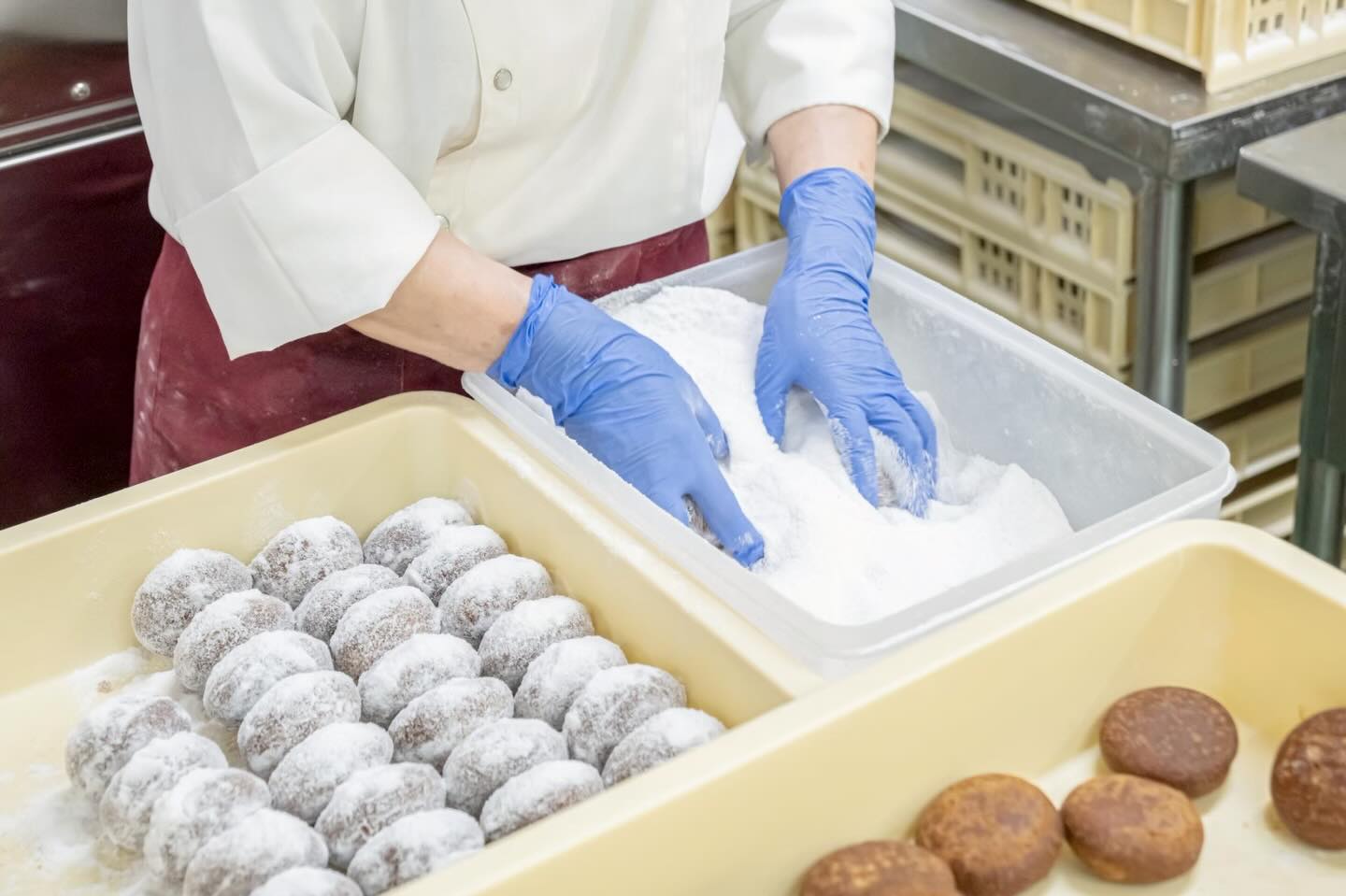 本日からの催事情報です🍩!
🗓️ 5/2〜5/4
ヤオコー六供店
🕐10:00〜18:00
🗓️ 5/3〜5/5
食の駅吉岡店
🕐9:00〜18:00
🗓️ 5/6〜5/12
高崎高島屋B1
🕐9:00〜19:00
本宿どうなつ販売しております✨
お近くの方はぜひお待ちしております😊
#古月堂 #群馬和菓子 #本宿どうなつ