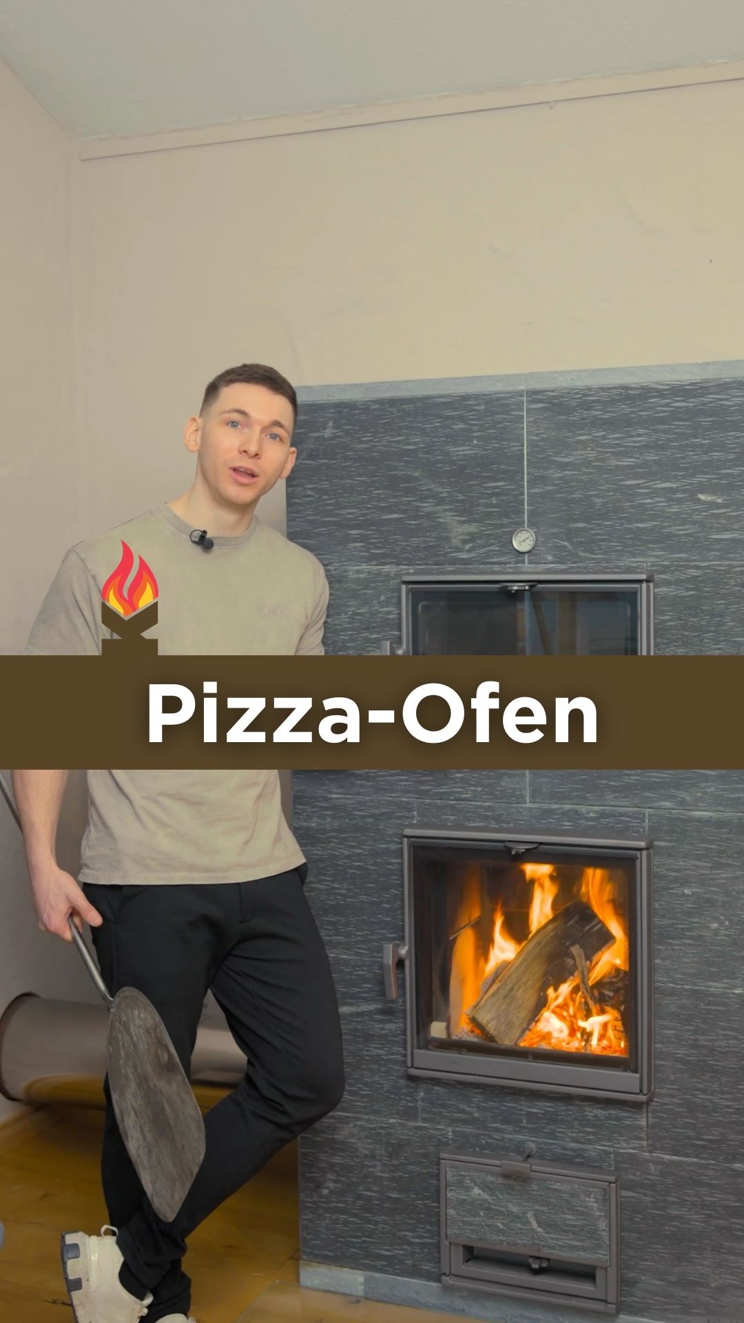 Pizza vom Vortag aufwärmen?
Es gibt eine deutlich bessere Lösung.🍕🔥
Dieser Kaminofen kann mehr als nur heizen.
Mit dem integrierten Backfach wird er zur
kleinen Küche im Wohnzimmer. Ob Pizza, Brot,
Plätzchen oder Auflauf alles gelingt mit der
natürlichen Hitze des Ofens.
Der Brennraum heizt das Backfach auf und
gleichzeitig speichert der Ofen die Wärme, um
sie gleichmäßig und lange im Raum
abzugeben.✨🏡
Gemütliches Feuer, wohlige Wärme und frische
Pizza alles aus einem Ofen.
Wenn du auch so einen Ofen mit Backfach
zuhause haben willst, melde dich bei uns.🔥
#Kerstenskamine #Ofen #Design #Pizzaofen
#Backofen #Wohnküche #Feuerstelle
#Wohnideen #ModernLiving #Kamin