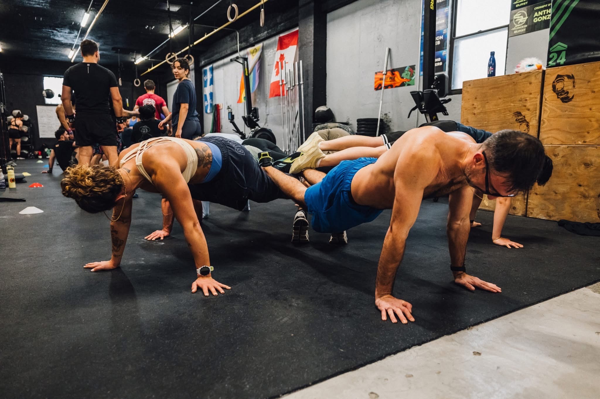 C’est plate s’entraîner seul!
#crossfit #pulsemtl #crossfitdiberville
📸: @manon.photopro @thomasfaso