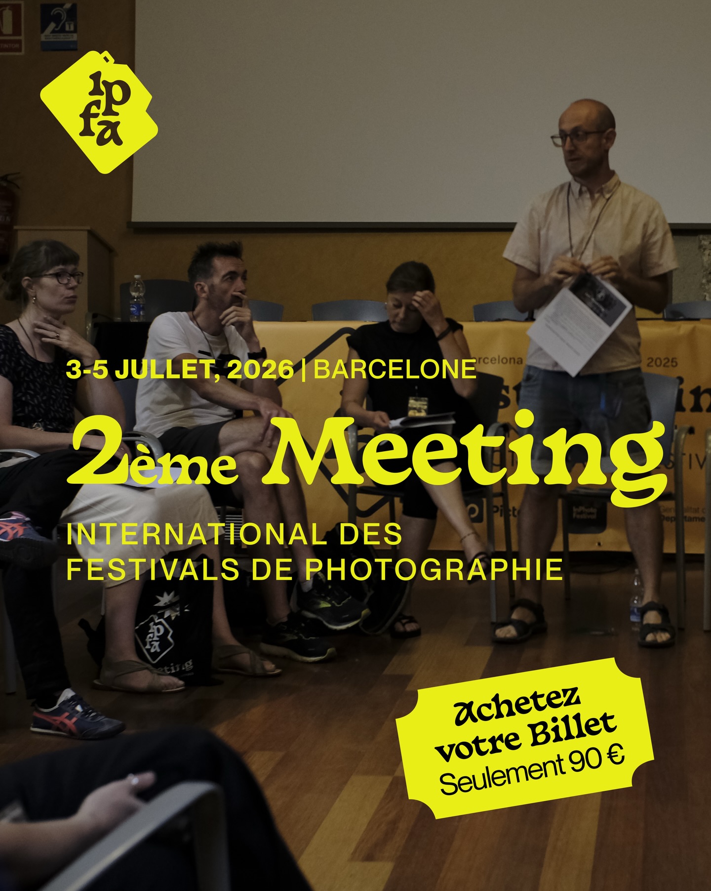 ✨ Nous annonçons officiellement le programme de la 𝗜𝗣𝗙𝗔 𝗠𝗲𝗲𝘁𝗶𝗻𝗴 𝟮𝟬𝟮𝟲 ! ✨
📍 Barcelone | 🗓️ 3–5 juillet
La deuxième édition de cette rencontre internationale réunira des directeurs de festivals, des commissaires d’exposition et des professionnel·le·s de la culture du monde entier pour partager des connaissances, imaginer de nouvelles pratiques et façonner collectivement l’avenir des festivals de photographie 📷🌍
💬 Discussions sur la durabilité et l’internationalisation
📊 Présentation du nouveau Manuel de Bonnes Pratiques et du 2e rapport sur l’économie mondiale des festivals de photographie
🤝 Networking, espaces d’échange d’expositions et sessions de résolution de problèmes
💡 Conférences sur l’innovation numérique, les tendances émergentes et le dialogue culturel intersectoriel
Pendant trois jours, Barcelone deviendra un point de rencontre exceptionnel avec un programme professionnel dynamique : conférences, tables rondes, vernissages, soirées de networking… et notre emblématique pique-nique de clôture sur la plage 🏖️✨
Plus de 50 festivals internationaux, une énergie collective et un espace chaleureux pour réfléchir, se connecter et célébrer ensemble 🫂
Rendez-vous en juillet ! Lien dans la bio pour acheter vos billets 🎟️ (ou posez-nous vos questions en commentaires 💌)