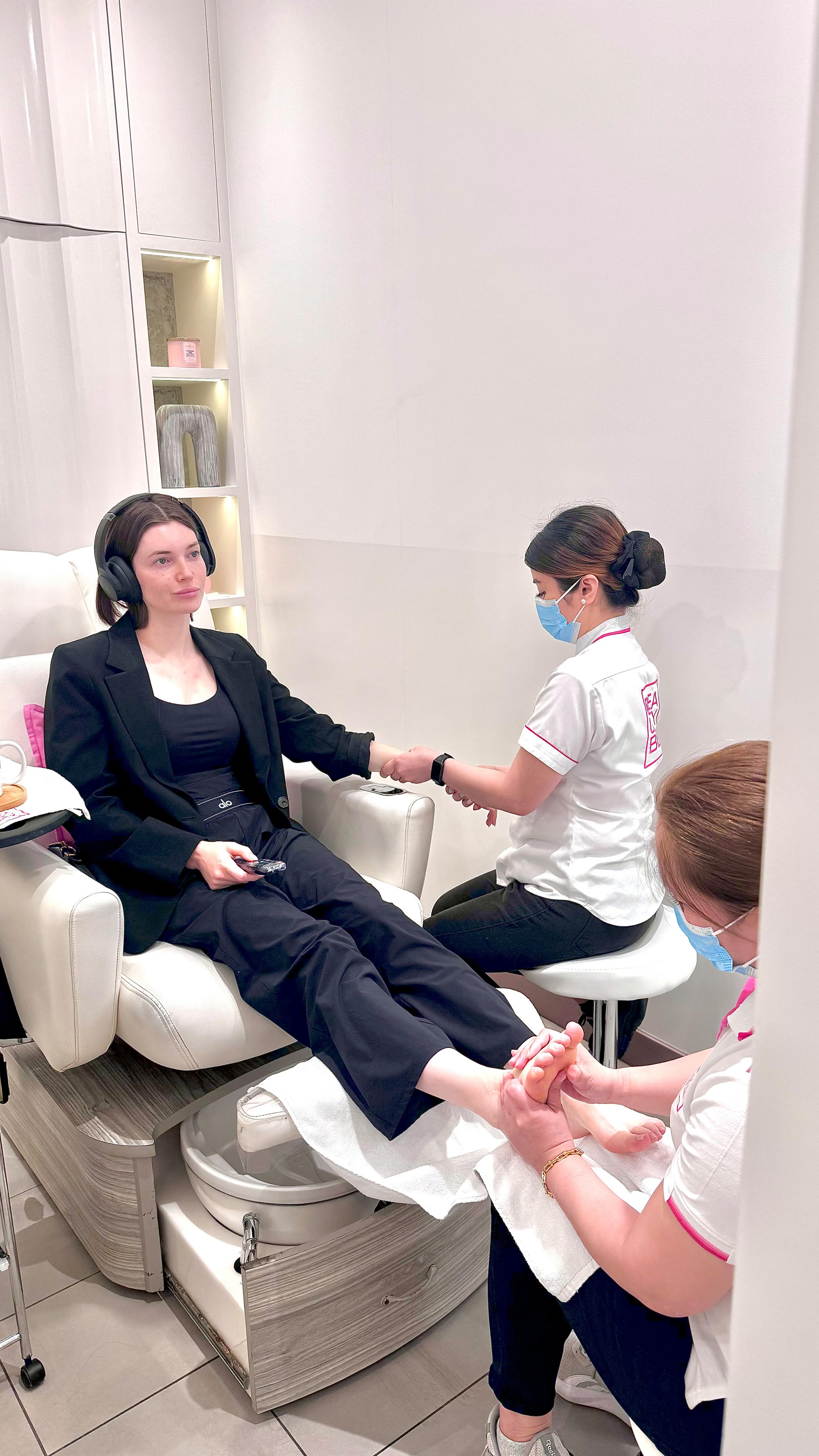 Your relaxation starts the moment you walk into Beauty Box. 💖
#BeautyBoxQatar #RelaxationDoha #SpaDayQatar #SelfCareDoha #WellnessQatar