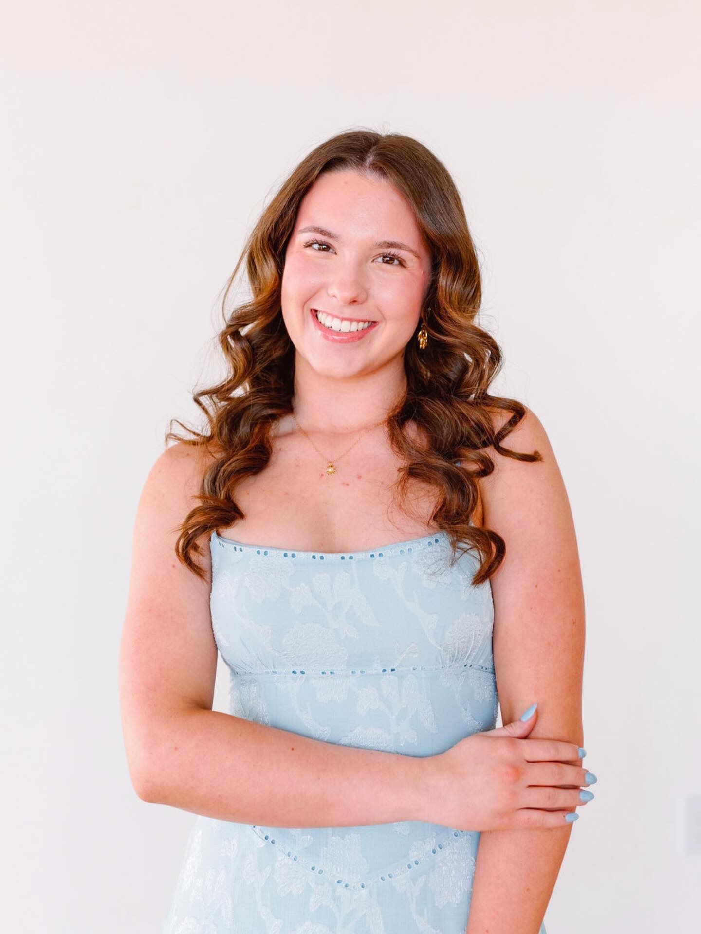 MEET EXEC MONDAY 🩵
Happy Monday! It’s that time again for another #MEETEXECMONDAY! Meet our Vice President of Membership Experience, Bella Sideris!
“Hi!! My name is Bella Sideris, and I am so excited and honored to serve as the Vice President of Membership Experience this year for Zeta Lambda! My life would not be the same without Alpha Delta Pi, and I’m so grateful to be able to give back to the chapter that has given me so much. The friendships gained, memories made, and people I’ve been able to meet have been nothing short of incredible. The women in this chapter mean so much to me, and I’m so blessed to be a part of something that is so beneficial to my life. Serving alongside my fellow exec members inspires me everyday, and I am beyond thrilled for the year to come!”
Loyally,
Bella Sideris (AC ‘24)