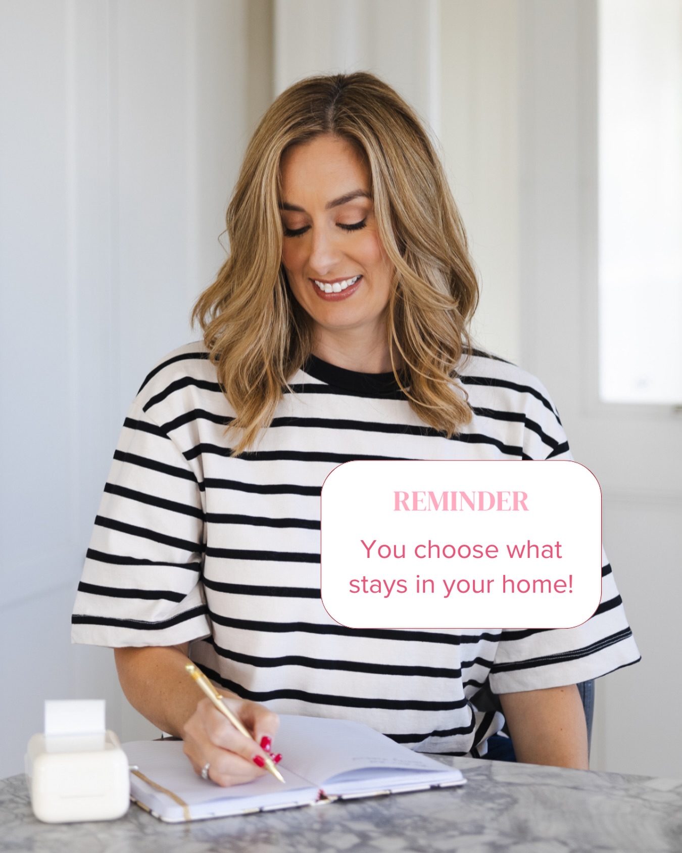 PSA: Your space needs to support the life you live & keeping things you don’t want/use (for whatever reason) doesn’t do you any favours 🙋🏼♀️
Maybe you’re holding onto things because you spent a lot of money on them, or you’d feel guilty for letting go of them, or you’re keeping stuff ‘just in case’ 👀 But the truth is that everything in your home (clutter included) is there because you’re choosing for it to be…
Remember that the choice is YOURS and decluttering becomes a lot easier 🙌🏼
Having an outside perspective is a HUGE help with this - pop me a message for more information on how a Home Reset helps you create the calm home of your dreams 💓
#thehomereset #guiltclutter #clutterfree #clutterfreeliving #professionalorganiser