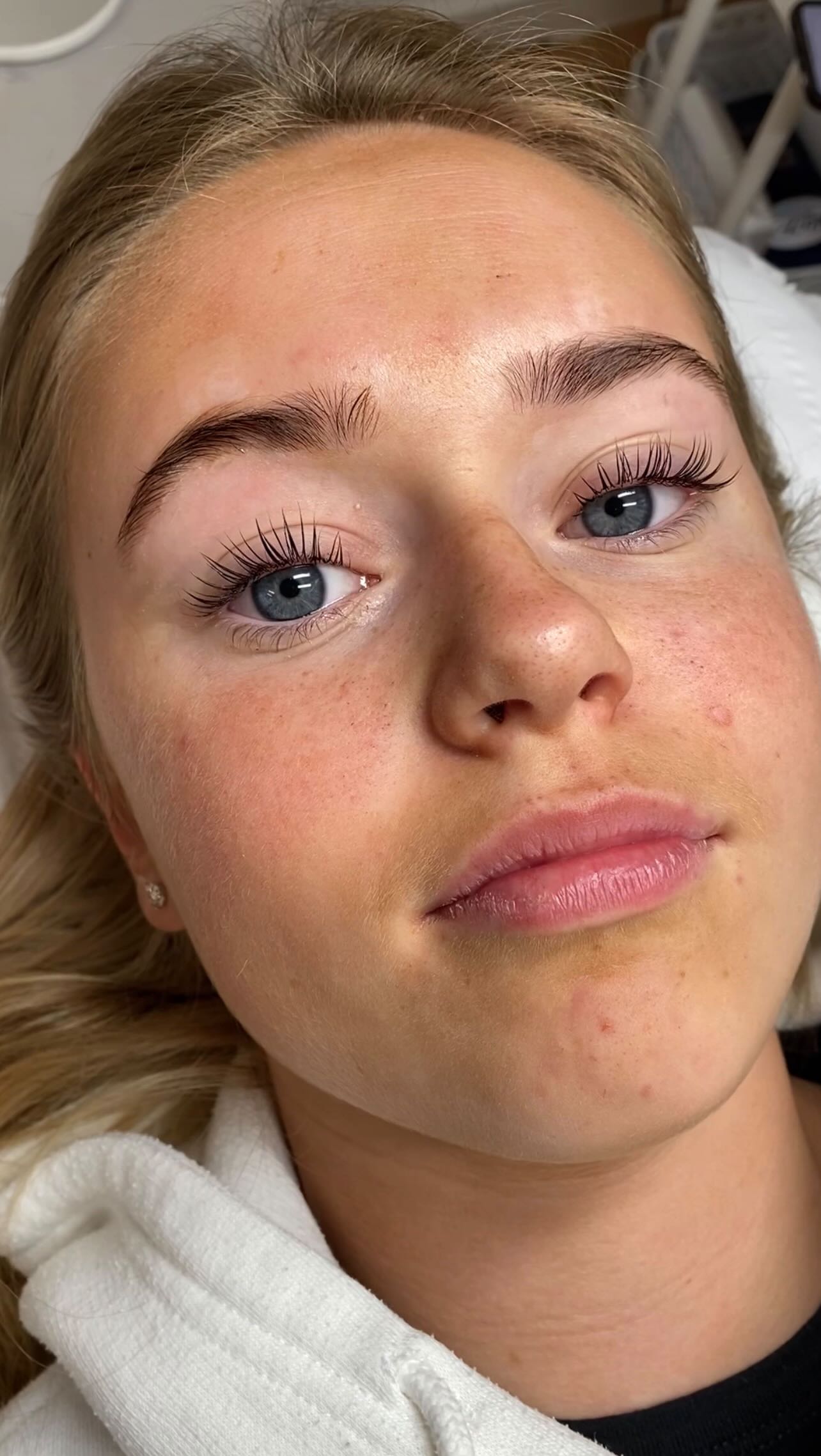 Some people still think lash lifts “don’t do much”… until they see results like this 👀
Ready to create clean, lifted, long-lasting lashes for your own clients? Our lash lift courses are designed to help you master the techniques behind consistent, confidence-boosting results.
Choose from:
✨ Lash Lift + Tint
✨ Korean Lash Lift
✨ Lami + Lash Lift Duo
Train with us at our Essex or London (Sidcup) academies and learn the skills to take your treatments to the next level.
Spaces are limited | book via the link in our bio.
Finance available | beginner friendly | ABT Accredited