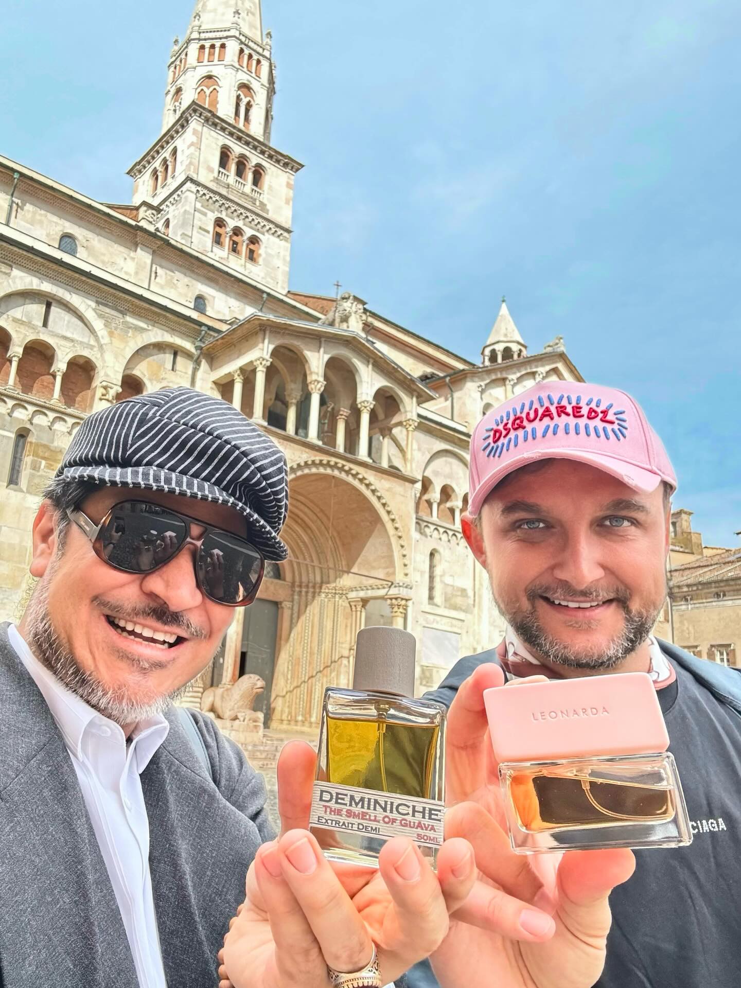 MODENA!!
Featuring The Smell of Guava @deminiche by @ricardoramosperfumesdeautor in the exquisite company of my dear Dani @nasodani_lanicchia with his amazing creation and Best Seller Leonarda @_spiritica_ , strolling the elegant and welcoming atmosphere of Modena’s Historic Center, a UNESCO World Heritage gem!
Imposible not to mention it’s monumental and majestic Romanesque Cathedral and the iconic Ghirlandina Tower🤩
Grazie Mille carissimo Dani per questa meravilligliosa giornata trascorsa insieme nella tua cita!
#ricardoramosperfumesdeautor #deminiche #spiritica #nasodani #modena