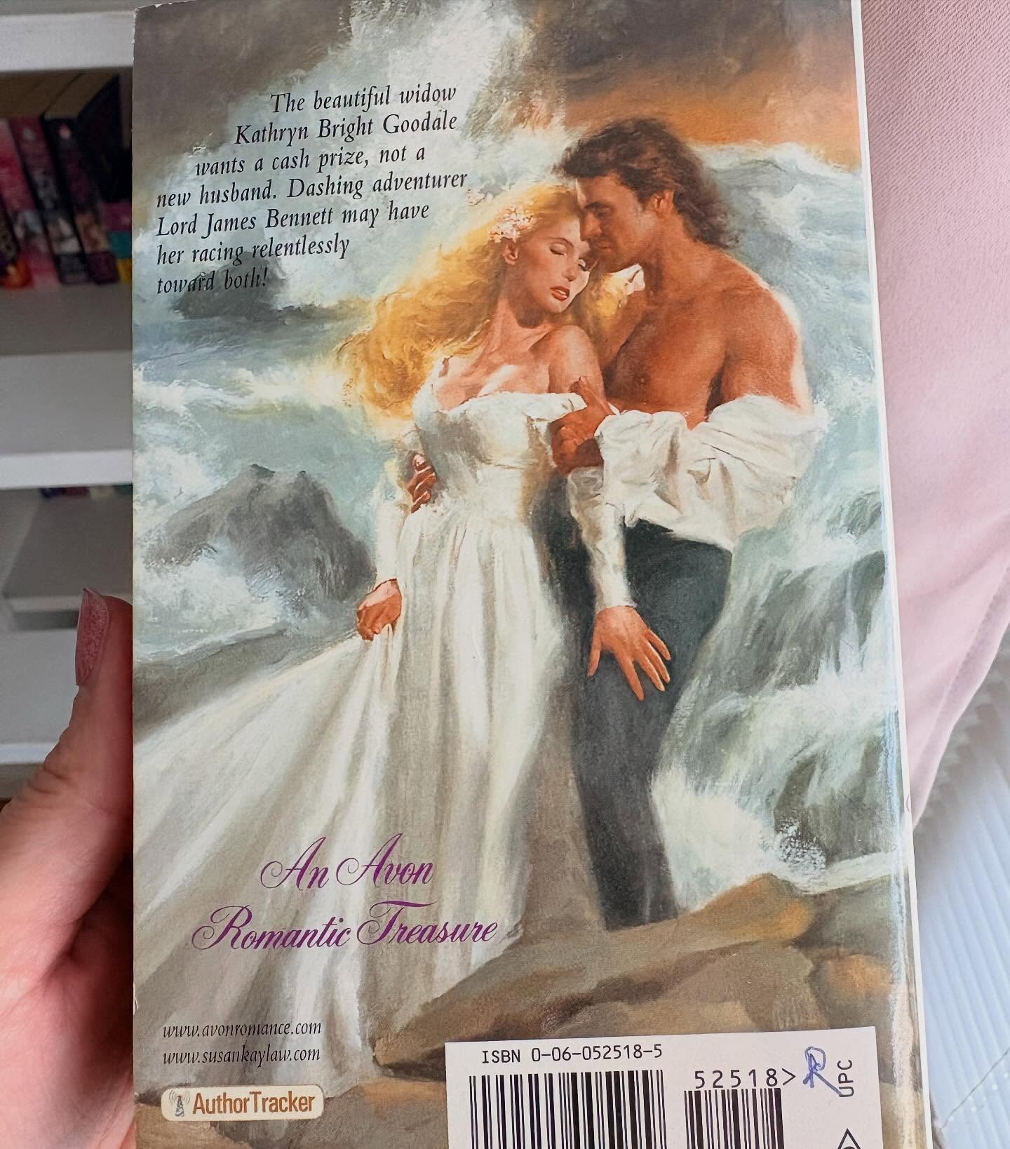 I love a sea swept stepback 🌊 These Romantic Treasures stepbacks always bring the drama 💋
I maybe should have saved this one for thigh grip Thursday but it was too fun not to share from my birthday book haul this week.
And yes that is her wedding dress…
#historicalromance #romancereader #romancebooks
#stepbacksaturday