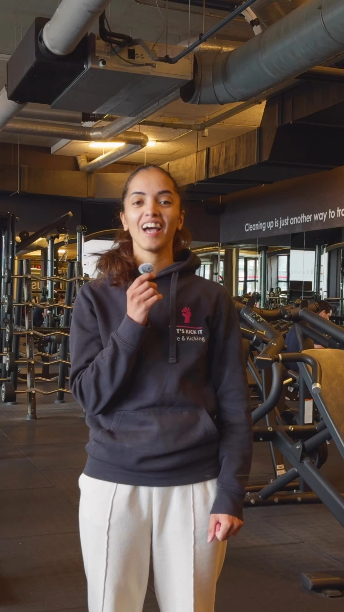 Favoriete oefeningen van @nicolewattimena 💪 Dit zijn de oefeningen waar zij op blijft terugkomen voor een sterke en effectieve training!
Wat is jouw favoriete oefening? 👇
Ps. Word lid en start nu met je eerste maand voor slechts €49,90! 🔥
#lifeandkicking #lifeandkickingcommunity #sportschoolijburg #ijburg #sportschoolamsterdam #spinning #hyroxamsterdam #fitness
