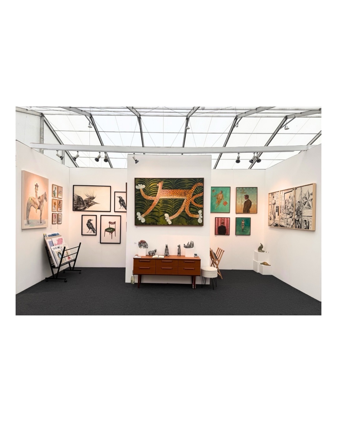 Repost ✨💗
• @artfriendgallery WHAT A LINE UP 🥵 absolutely blown away with how incredible these artworks are and how gorgeous they all look together!
Hampstead AAF went off with a bang last night, it’s such a beautiful fair right on the Heath. It was wonderful meeting new collectors, catching up with familiar faces, and seeing so many pieces find their new homes :)
I can’t wait to see what the rest of the week has in store! Hopefully see you there?
Shona x
Opening:
Thursday: 11-9
Friday: 11-9
Sat: 10-6
Sun: 10-6
The Affordable Art Fair Marquee, East Heath Road, NW3 1TH