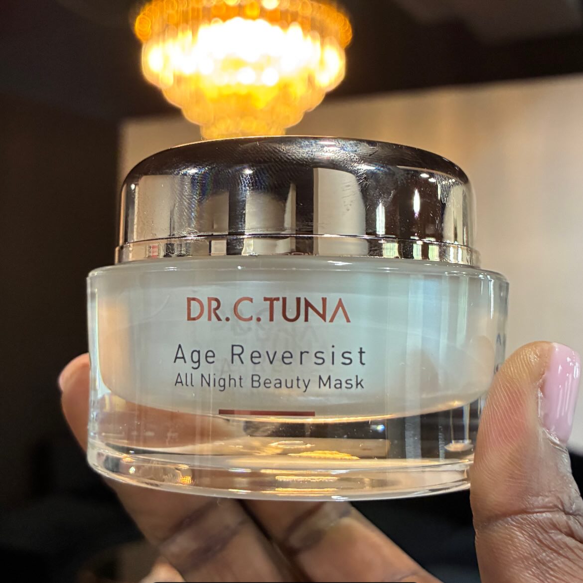 Late nights, early mornings, endless love⌠Moms deserve skincare that works while they rest đâ¨
Wake up glowing with the DR. C. Tuna Age Reversist All Night Beauty Mask â because every mom deserves to feel refreshed, radiant, and celebrated this Motherâs Day đ¸
Treat yourself or gift the glow to a mother who does it all đâ¨
Beautiful skin never sleeps. đ
Stay tuned for our skincare event on June 4th. Details are coming⨠@farmasiusa @farmasiofficial
