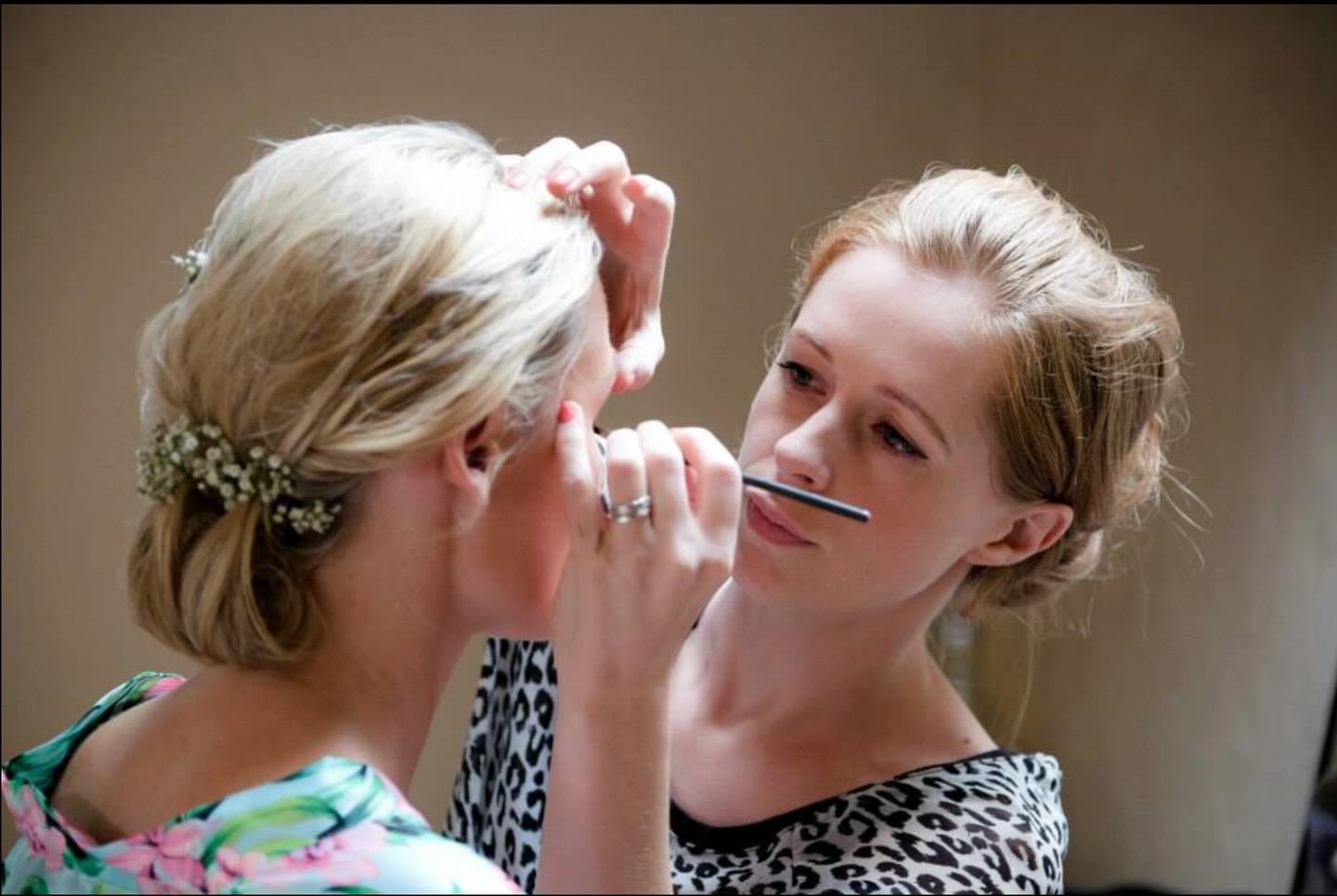 21 years of makeup artistry.
I look at this photo from 2013 and see a girl who was still figuring it all out. Just a baby really, full of nerves, passion, creativity, self-doubt, excitement… and a makeup kit that felt heavier than she was some days.
This career has taken me everywhere. Early call times, international destinations, long wedding mornings, film sets, rushed touch-ups, beautiful conversations with strangers in my chair, and so many moments where I got to witness women seeing themselves differently. Softer. Stronger. More confident. More themselves.
People often see the final image, but not the years behind it. The sacrifices, the rebuilding, the constant learning, the pressure to stay inspired, the quiet seasons, the starting over.
But somehow, through every version of myself, makeup artistry has remained the constant.
And after all these years… I still genuinely love it. I still love the transformation, the connection, the creativity, the calm before a wedding day begins.
Looking back at this younger version of me makes me emotional. She had no idea how far this path would take her.
Also pretty sure my foot was broken in this photo and I was in a moonboot 😂 but the bride was never getting dropped.
Still here. Still creating. 🤍
@sarahswoons
@capetown
@thecapewinelands
#capetownwedding
#stellenboschwedding
#winelandsweddings
#makeupartistworld
#bridalmakeup