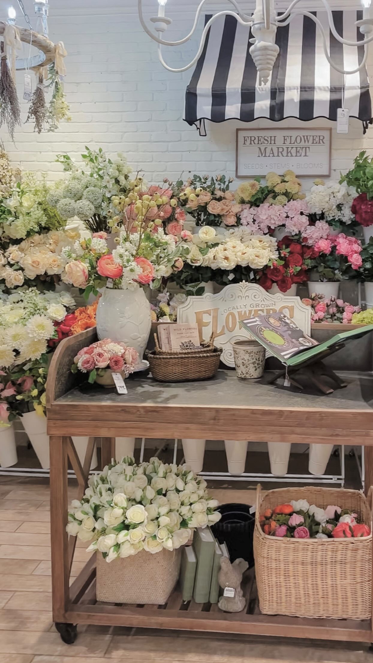 This Mother’s Day, give her florals that last longer than the weekend.🌷
Come build a faux floral bouquet just for her! 🌿With stems, colors, and textures that feel personal to her style and her home.
It’s thoughtful, beautiful, and something she can keep enjoying long after Mother’s Day is over.🤍
Stop in and build her bouquet at Designer Blvd.
Open Monday–Saturday, 10am–6pm.
