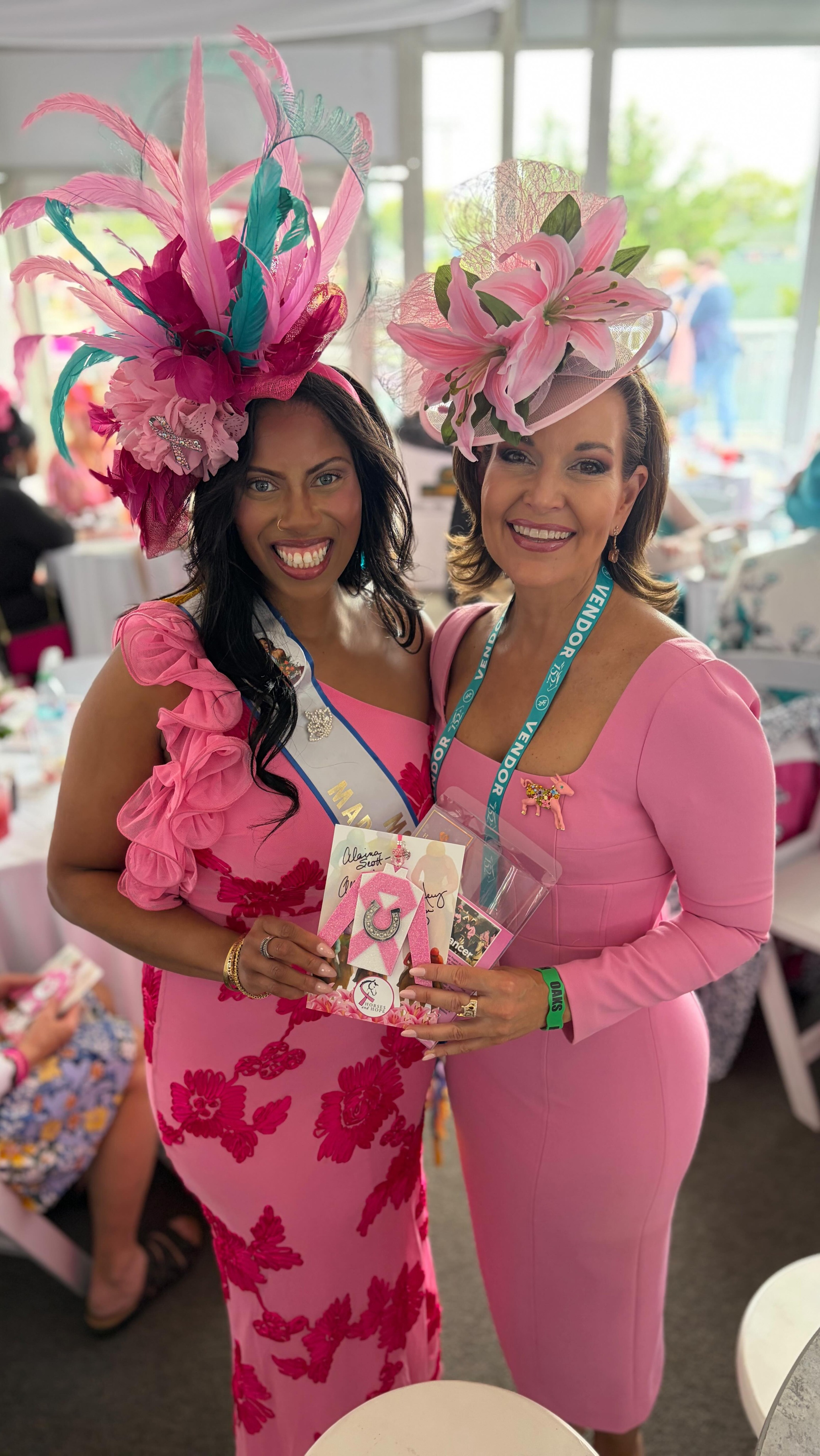 So honored to create a special Jockey Silks Ornament for Horses & Hope to celebrate our Breast Cancer Survivors at the Kentucky Oaks! Thank you to the Kentucky Cancer Program for this amazing opportunity!
Each ornament is hand cut and handcrafted at my studio in Louisville, KY! Made with love! @halorea_official #breastcancerawareness #kentuckyoaks #horsesandhope #jockeysilks