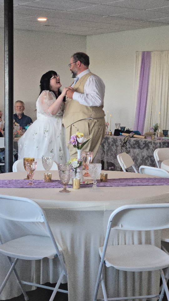 The Leavers ๐ค
We loved celebrating Kylie + Greg at @veselivenue this past weekend! We had the incredible honor of decorating and providing day of coordination for their special day!
Decor: @heartlandgatherings
Venue: @veselivenue
Catering: @mangiaitalianaomaha
Desserts: @nothingbundtcakes
#OmahaWeddings #NebraskaWeddings #WeddingPlanners #WeddingDesign