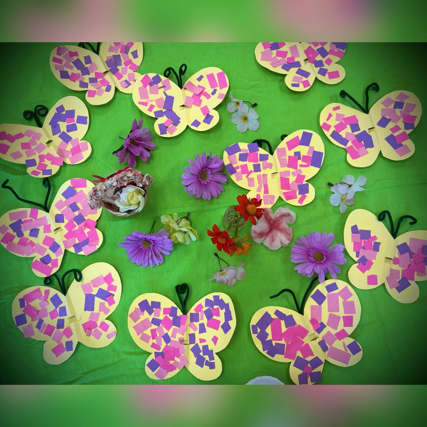 🐛春休み明けから,みんなで観察してきた青虫さん。先週サナギになったかと思ったら、今週、ちょうちょになって,園を羽ばたいて行きました。
大空の飛び立つちょうちょさんを「元気でね〜!」「がんばれ〜!」と、みんなで大きく手を振ってお見送りしました🥰