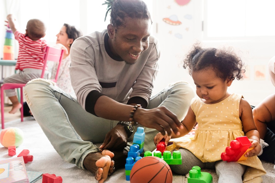 FREE Family Play Mornings! 📖 🎶
Ages 2-4
Join us for a relaxed, drop-in morning of play, connection, and community at World Explorers.
Throughout the morning, children can experience:
Storytime • Messy Play • Music & Movement • Open Play Space
Parents can enjoy a light breakfast and drinks in our community space, connect with other families, or observe their child’s experience
Free drop-in experience
Breakfast & drinks included
Walk-ins welcome
Community building for the whole family
👉 Link in the bio