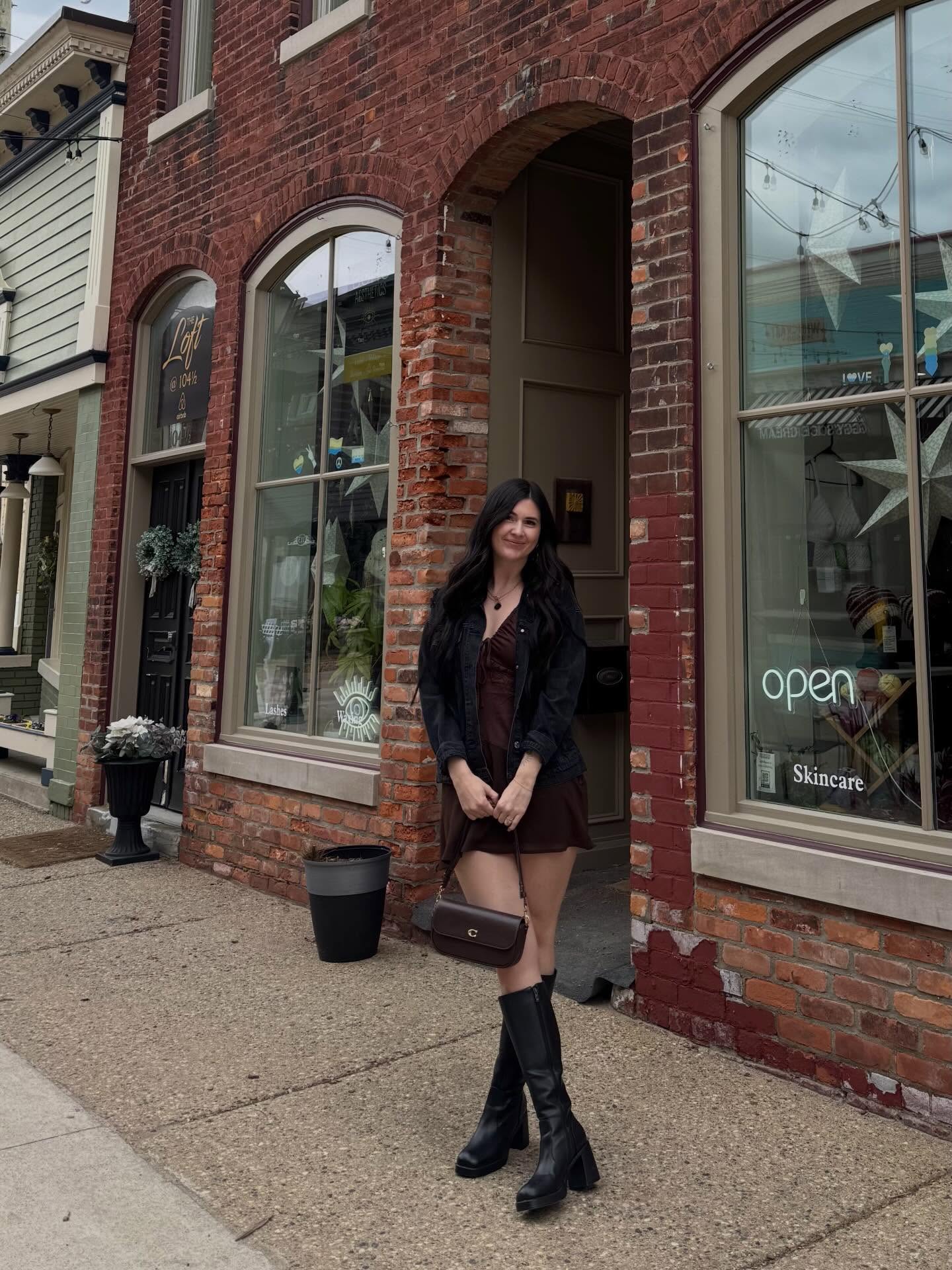 Something new is unfolding. Let us welcome our SECOND location. Inflori LUX… coming to Holly this summer. 🥹
With that being said we are hiring nail artists & estheticians, please send us your resumes at info@inflorilux.com :)
The same luxury you receive in Muskegon, now expanded into a beautiful new space. Thank you for all the love 💓