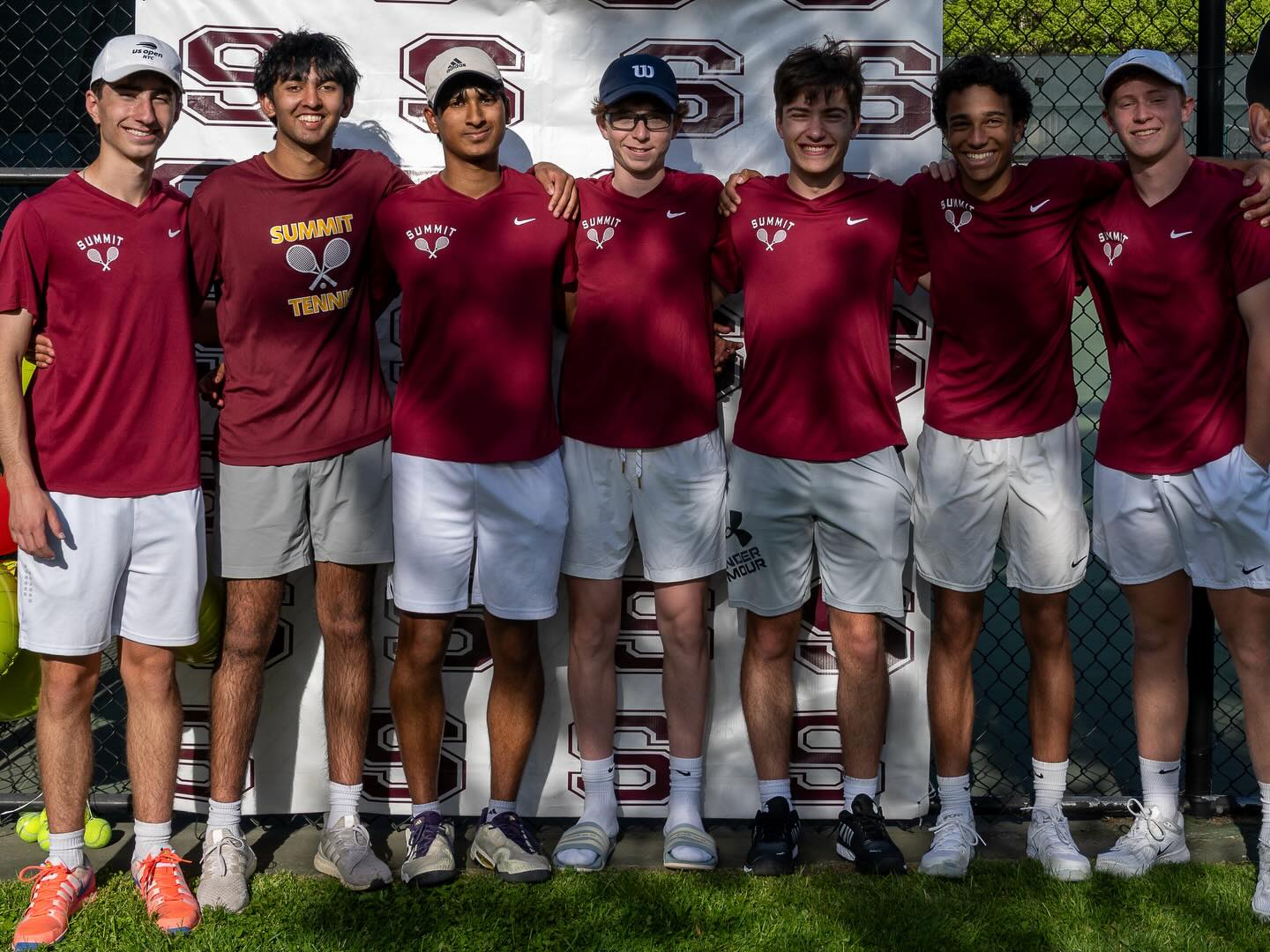 On Tuesday, May 5th Summit Boys Tennis celebrated 7 Seniors. The celebration happened right after another smooth win of 5-0, this time over Oratory Prep at home. This win keeps Varsity undefeated with a record of 14-0(!!) which the best of all time!
Senior celebrated: Vihan Acharya, Henry Deutsch,
Ayaan Khan, Ben Levkov, Evan Markowitz, Kieran Naidu, and Dylan Schulberg!
#GoSummit #NJ #Tennis #BoysTennis #Varsity HighSchoolTennis Undefeated